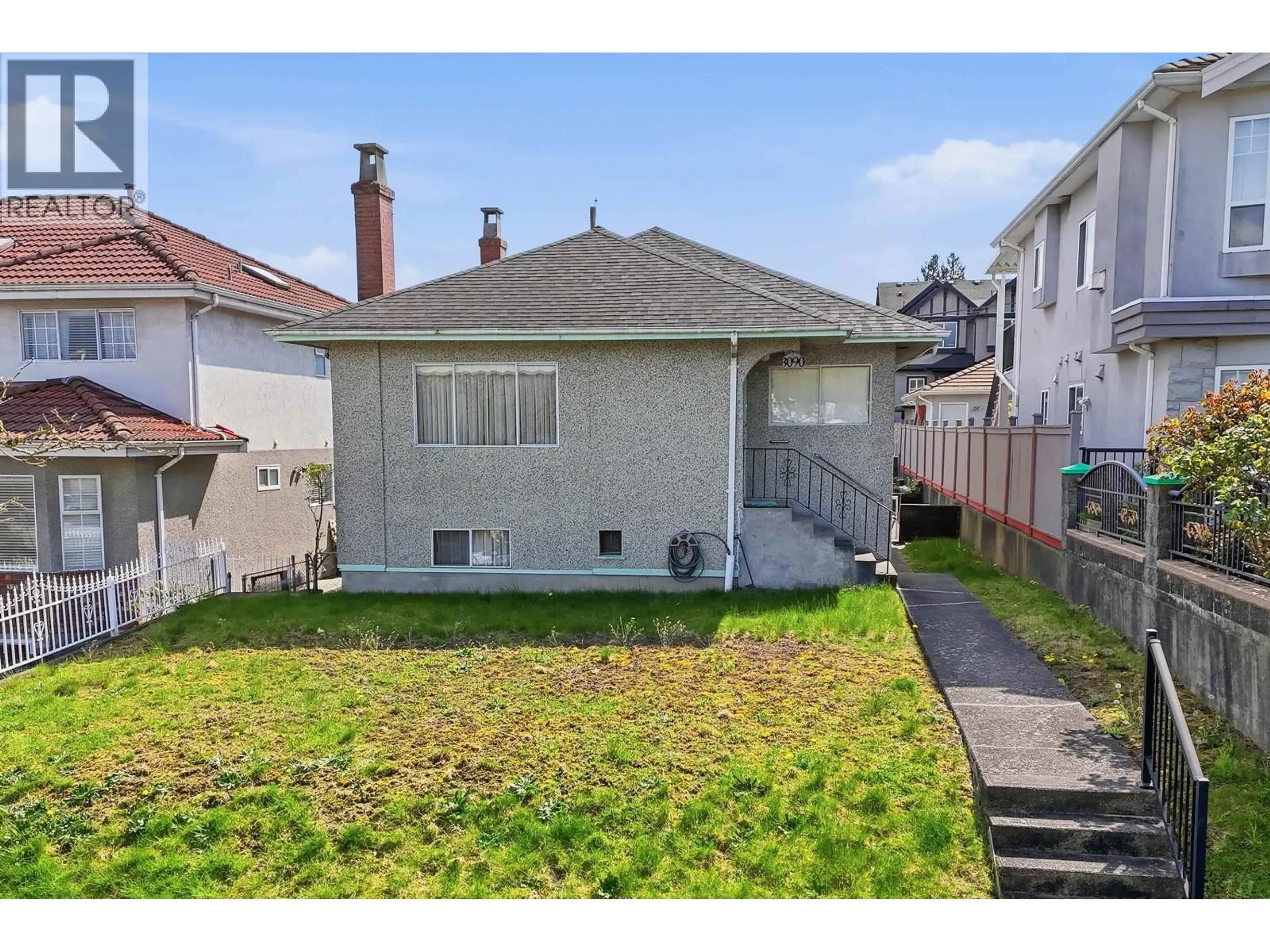 A pic from outside/outdoor area/front of a property/back of a property/a pic from drone, street for 3090 KITCHENER STREET, Vancouver British Columbia V5K3E7