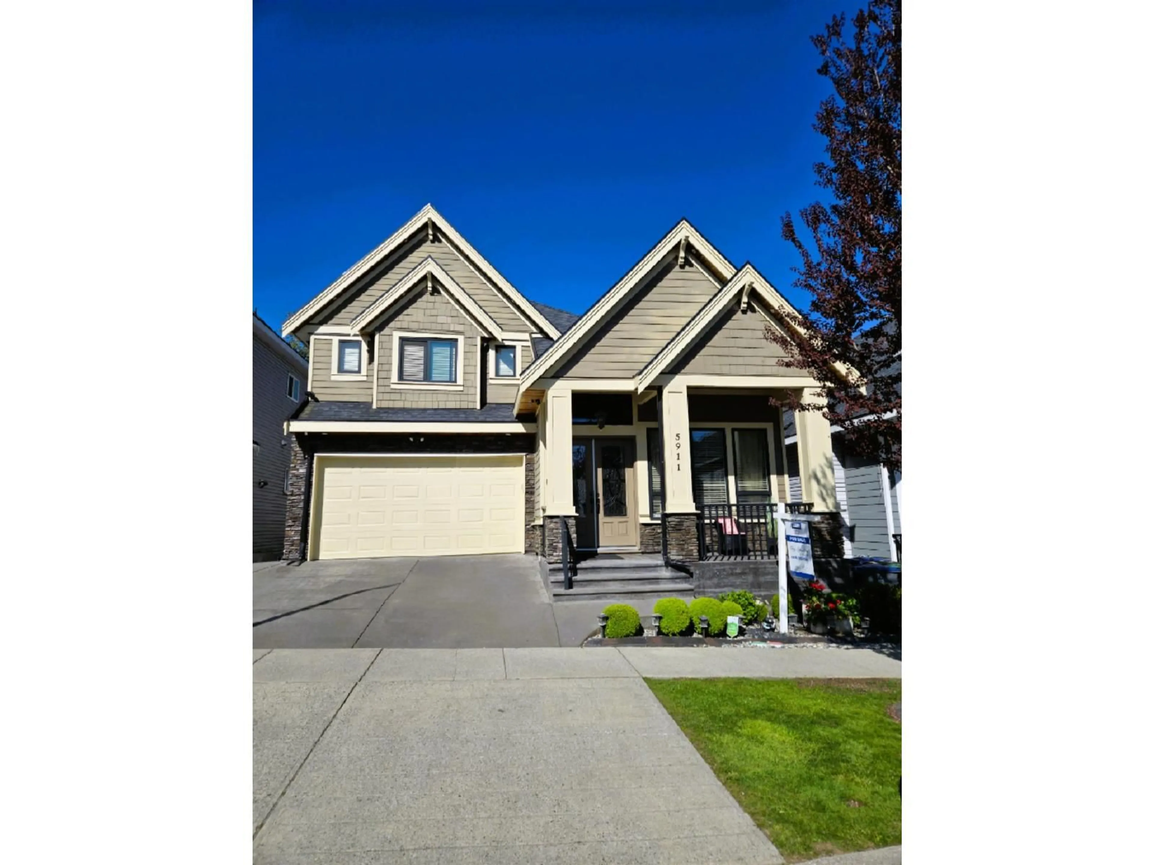 Home with vinyl exterior material, street for 5911 139A STREET, Surrey British Columbia V3W6L1