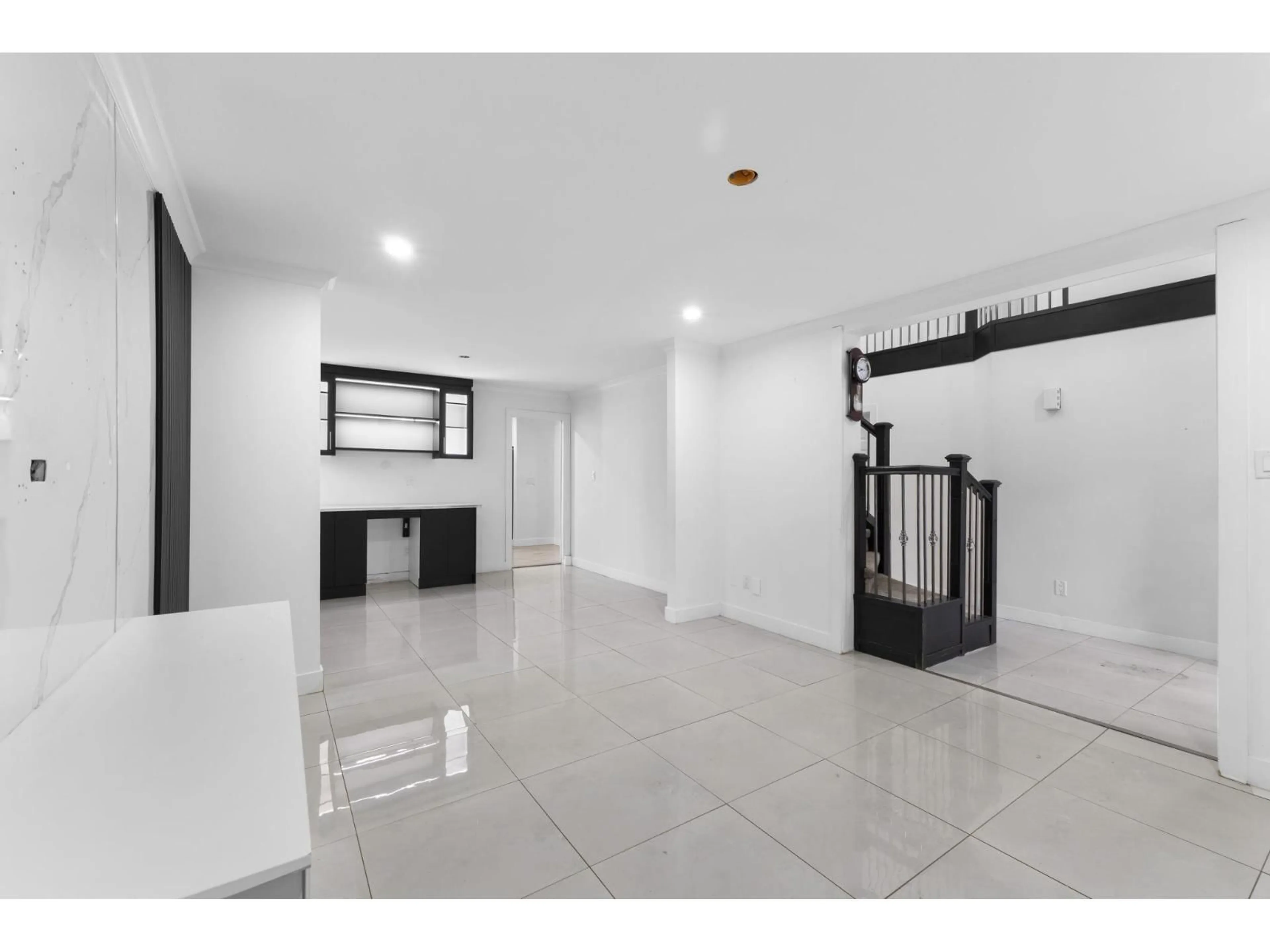 Indoor foyer for 6138 134A STREET, Surrey British Columbia V3X1L9