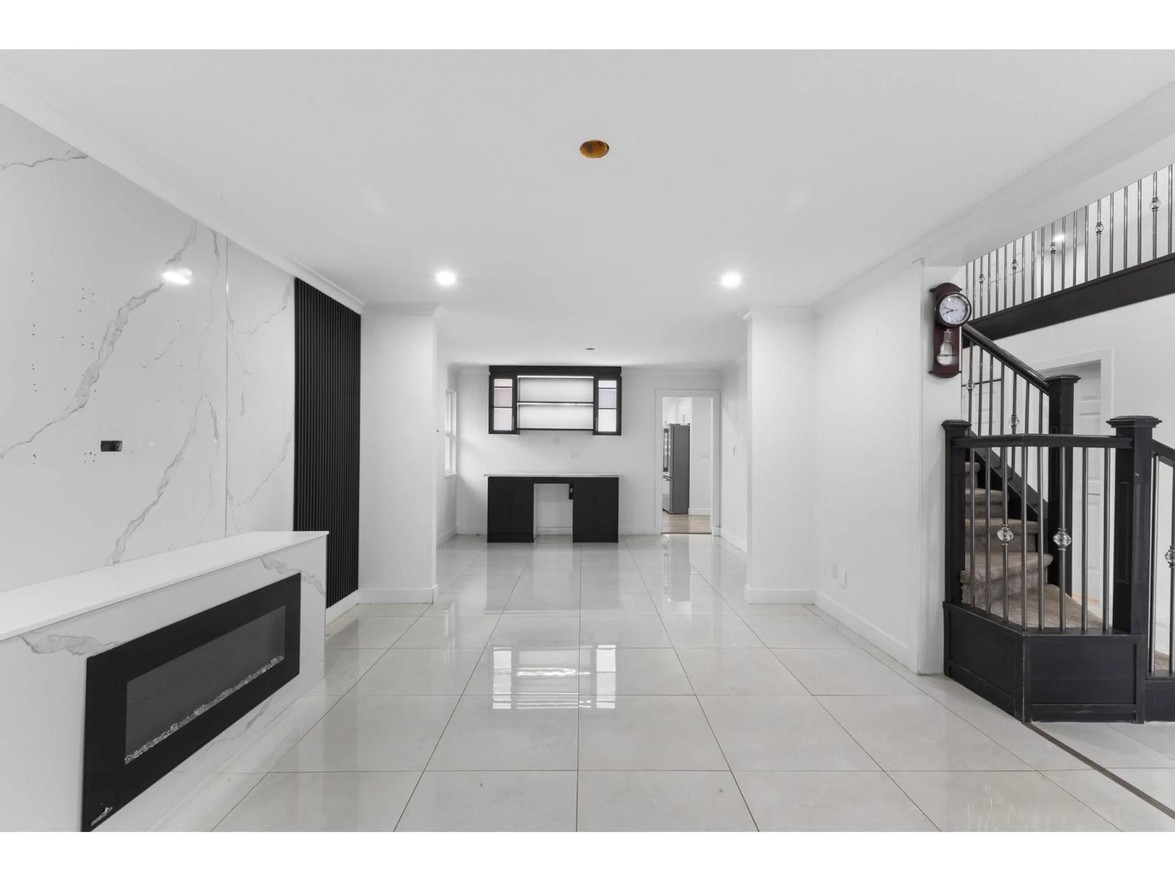 Indoor foyer for 6138 134A STREET, Surrey British Columbia V3X1L9