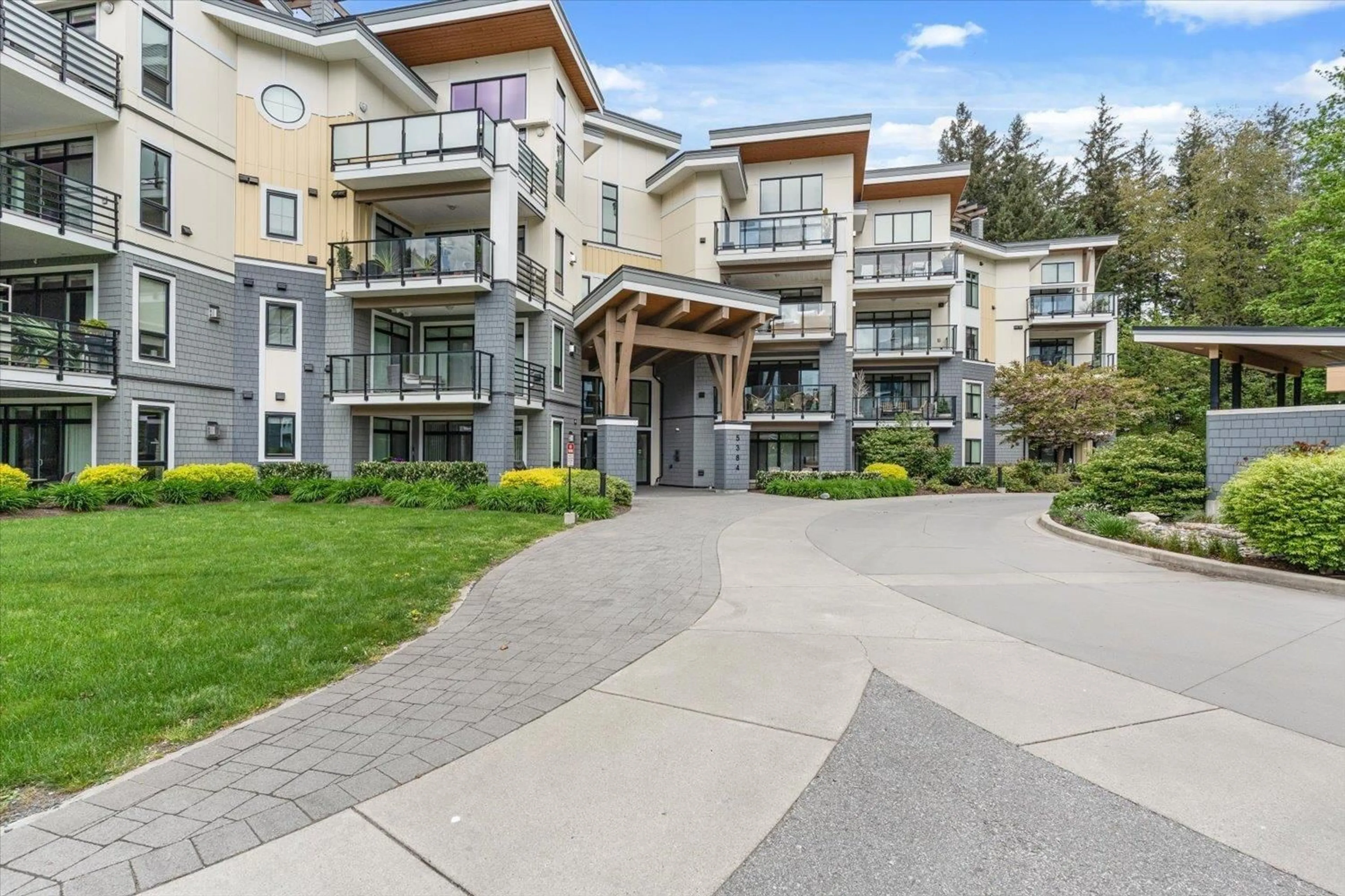 Patio, water/lake/river/ocean view for 204 - 5384 TYEE LANE, Chilliwack British Columbia V2R6C8