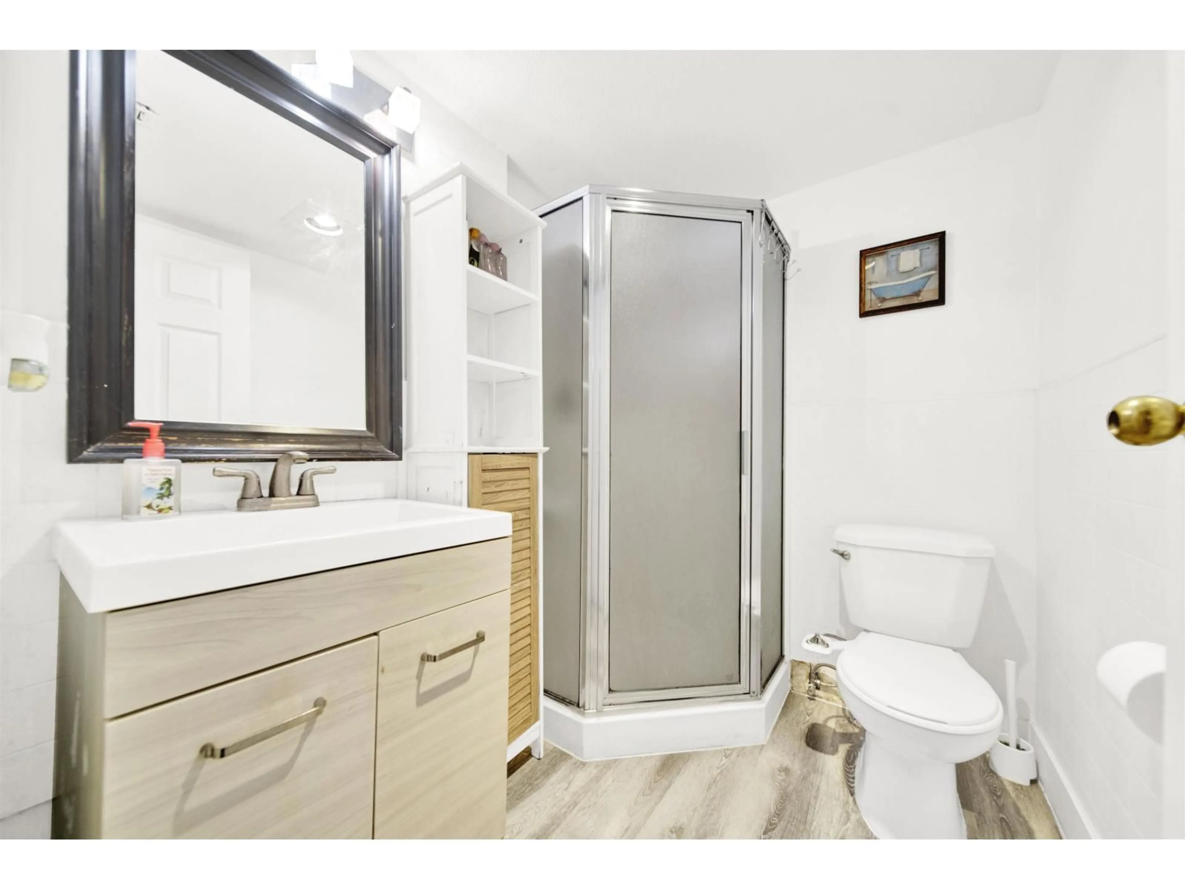 Standard bathroom, unknown for 44 - 8280 121A STREET, Surrey British Columbia V3W0G8