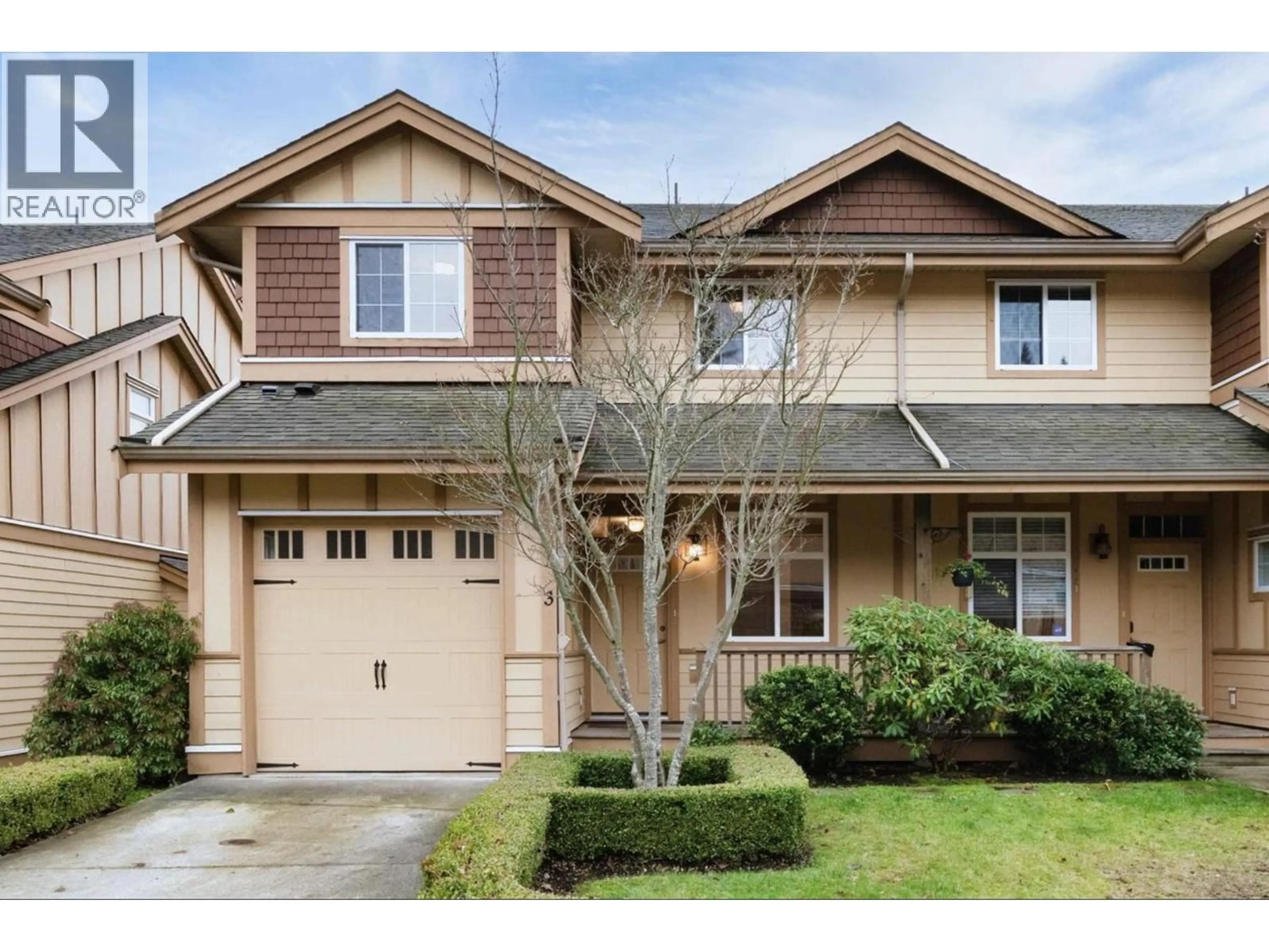 Home with vinyl exterior material, street for 3 - 811 NORTH ROAD, Gibsons British Columbia V0N1V9