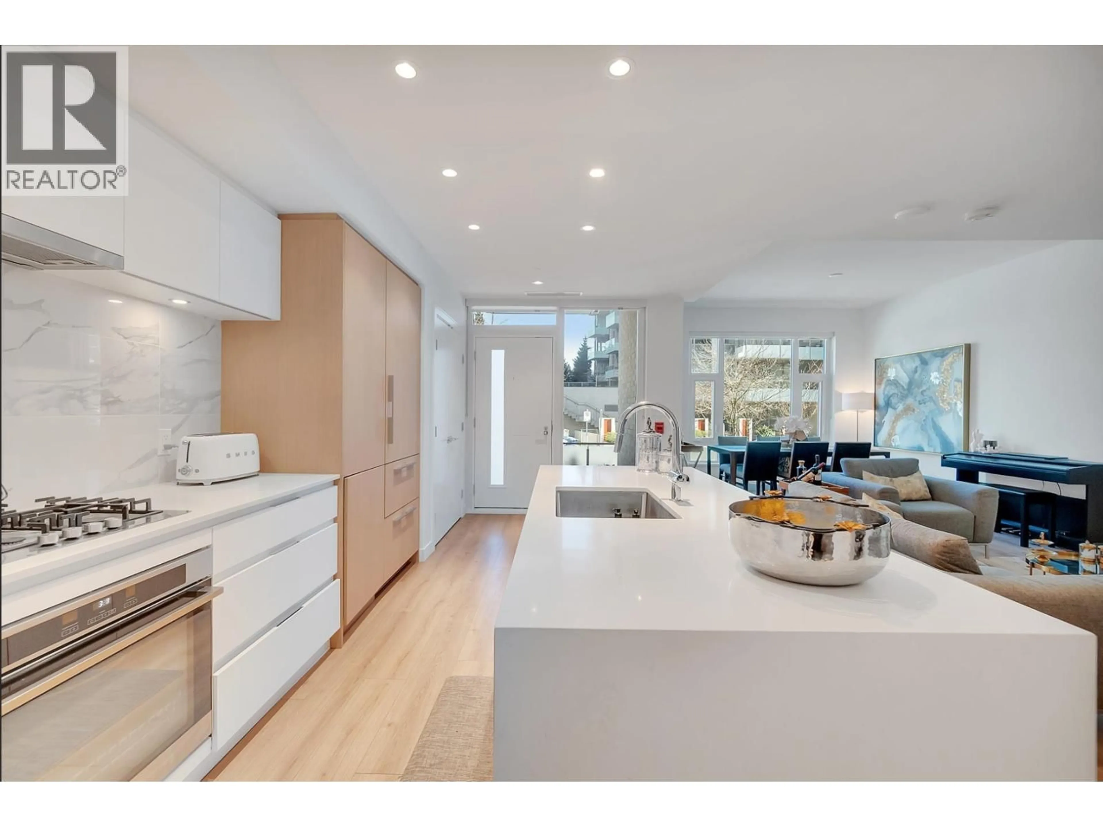 Open concept kitchen, unknown for 107 - 1500 FERN STREET, North Vancouver British Columbia V7J0E6