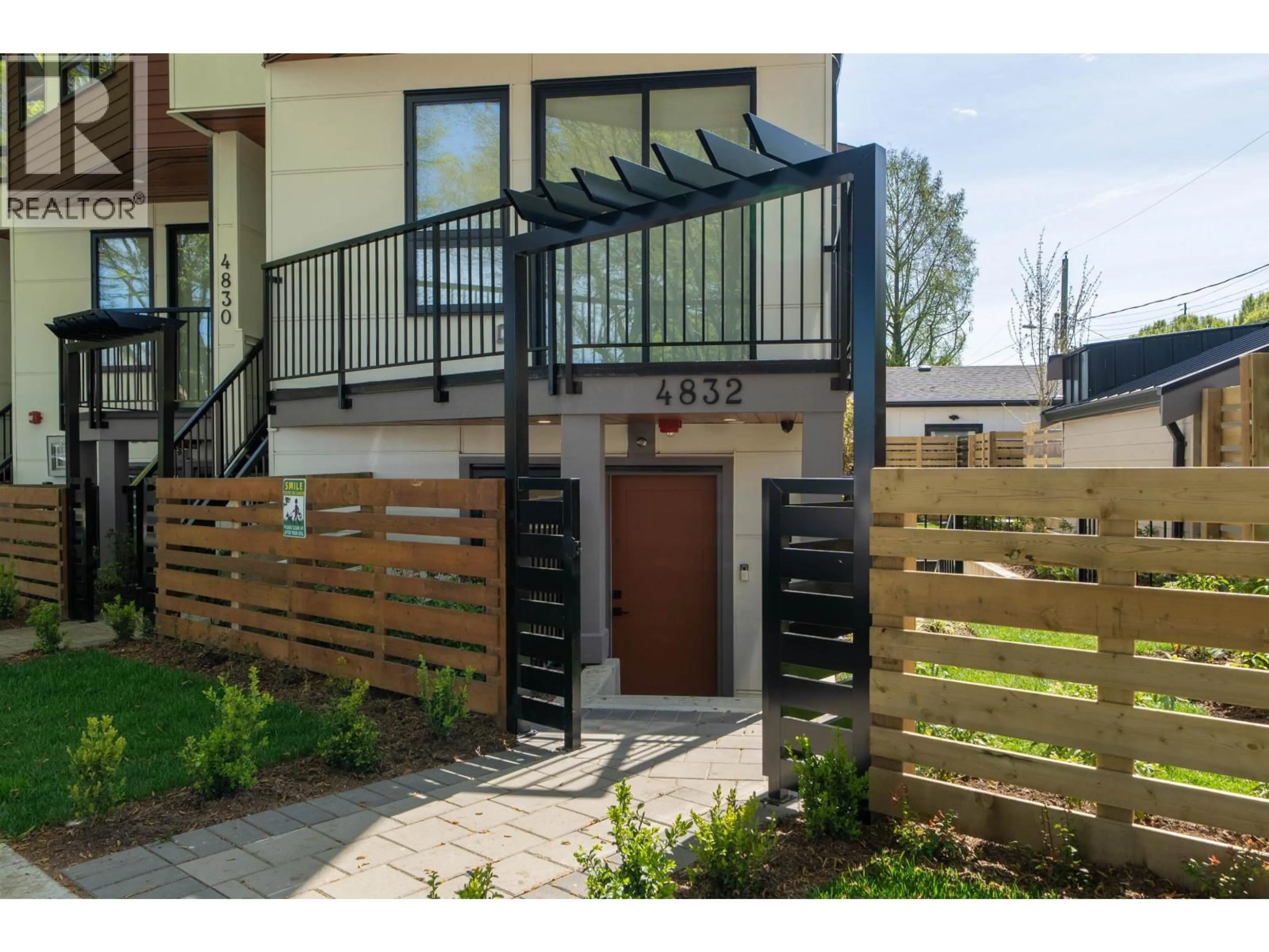 Indoor entryway for 4832 DUCHESS STREET, Vancouver British Columbia V5R3L6
