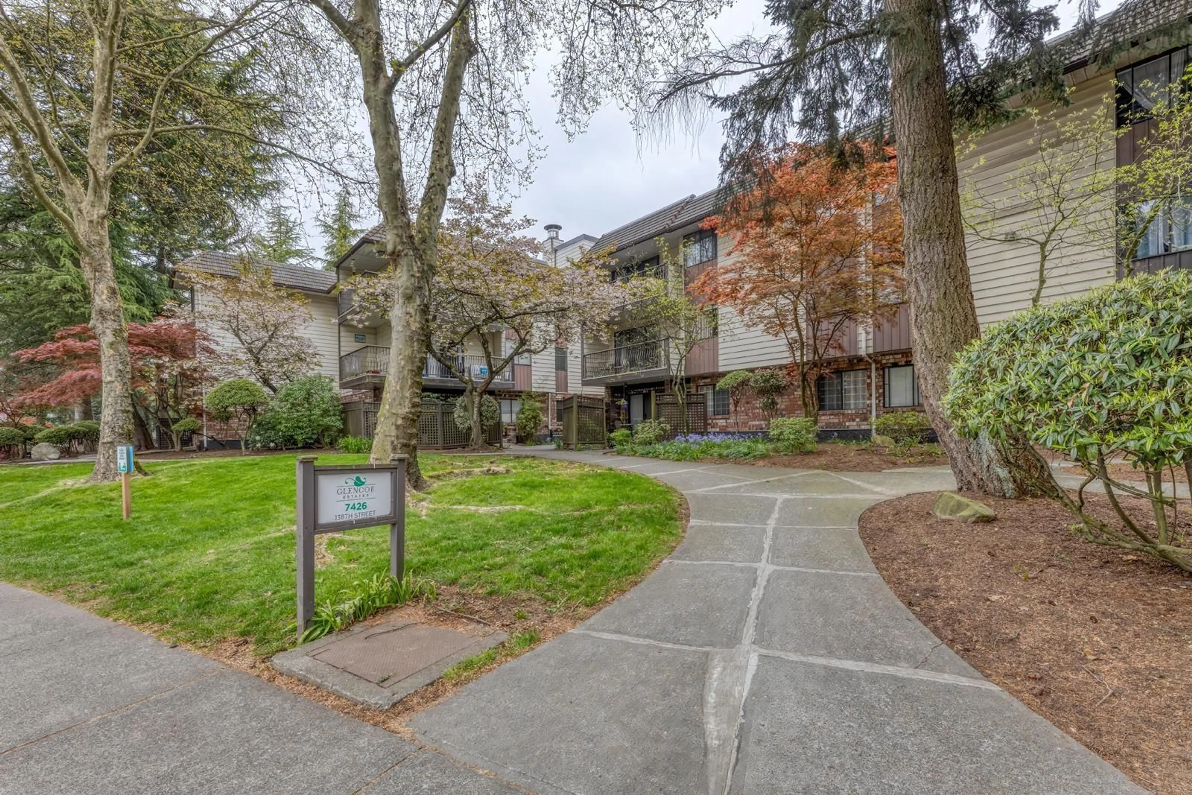 Patio, unknown for 205 - 7426 138TH, Surrey British Columbia V3W6G4