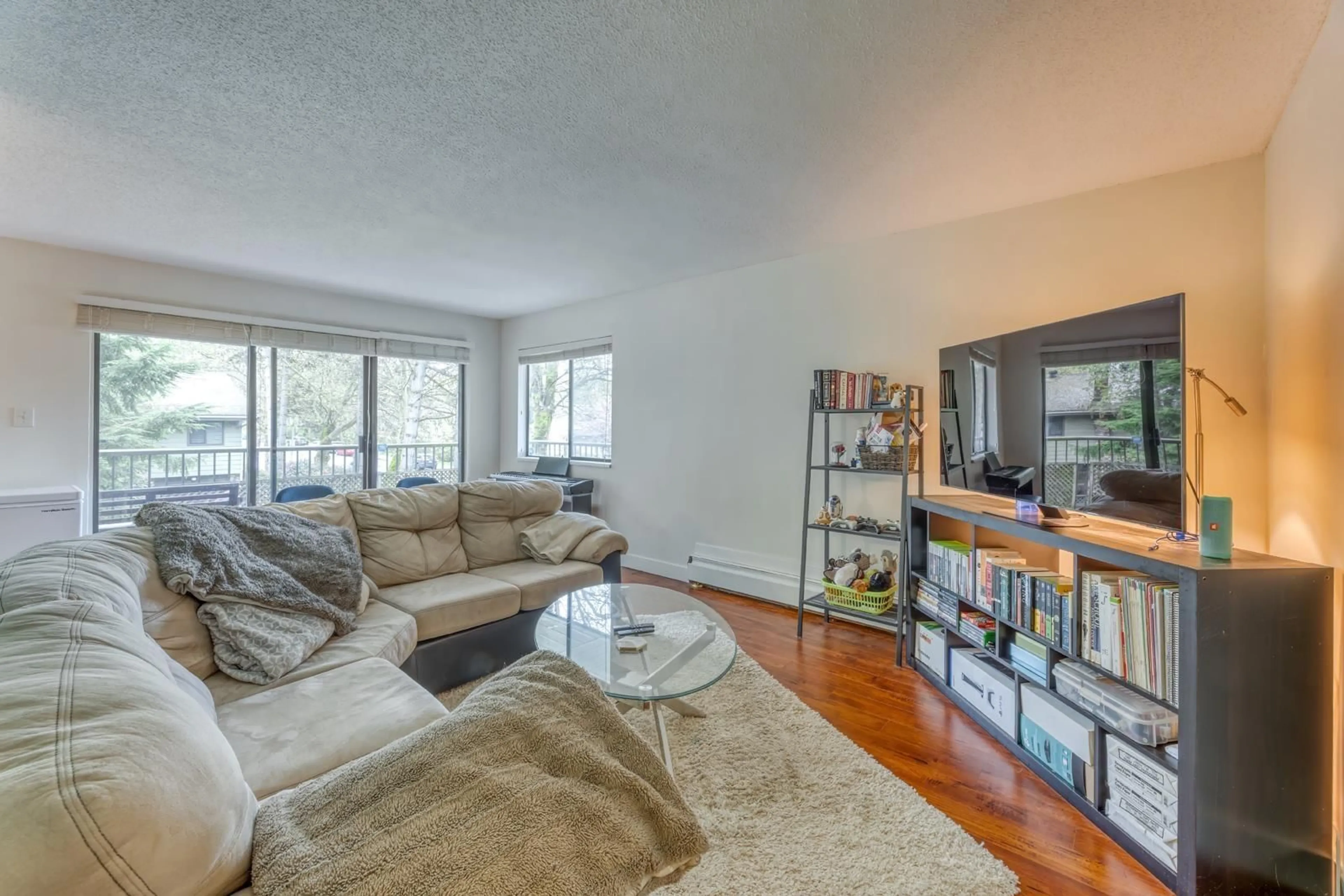 Living room with furniture, unknown for 205 - 7426 138TH, Surrey British Columbia V3W6G4