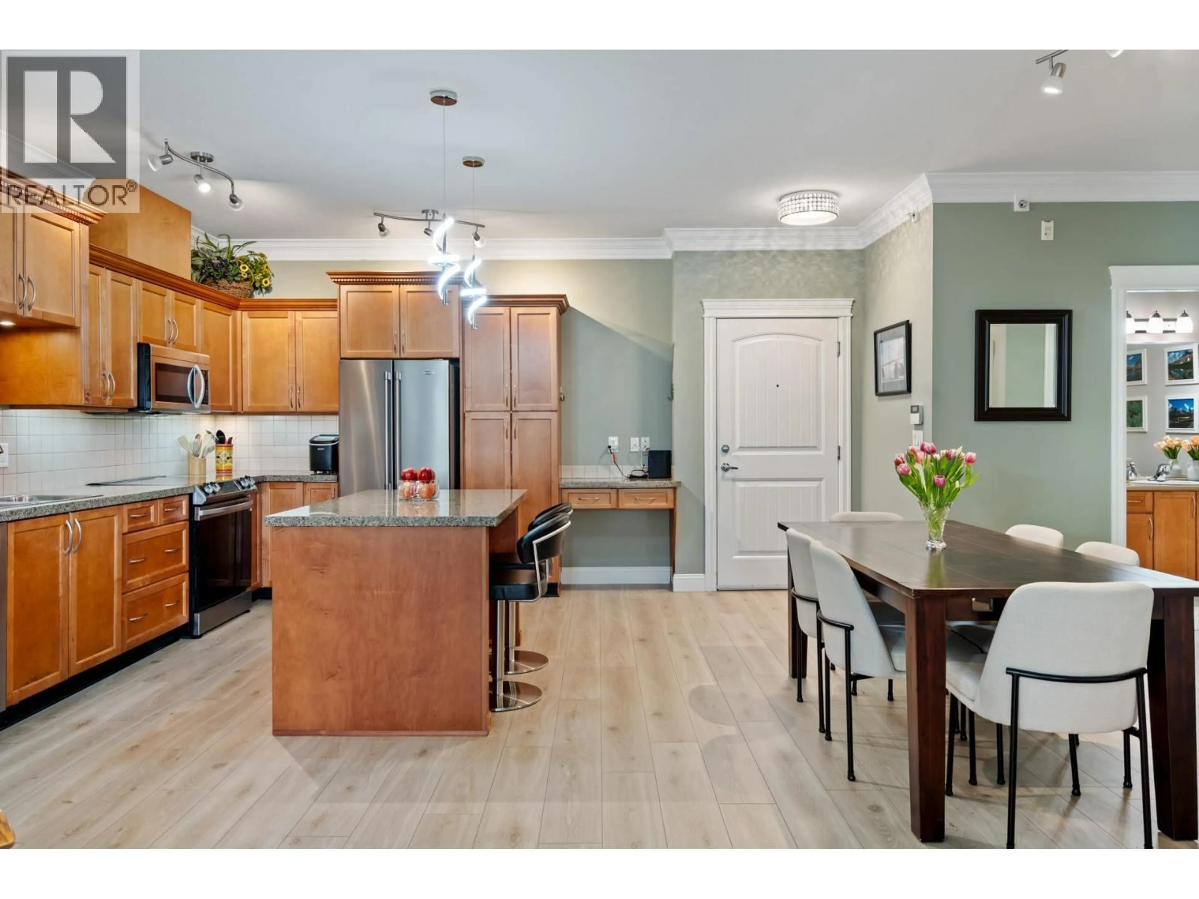 Open concept kitchen, unknown for 409 - 22150 DEWDNEY TRUNK ROAD, Maple Ridge British Columbia V2X3H6