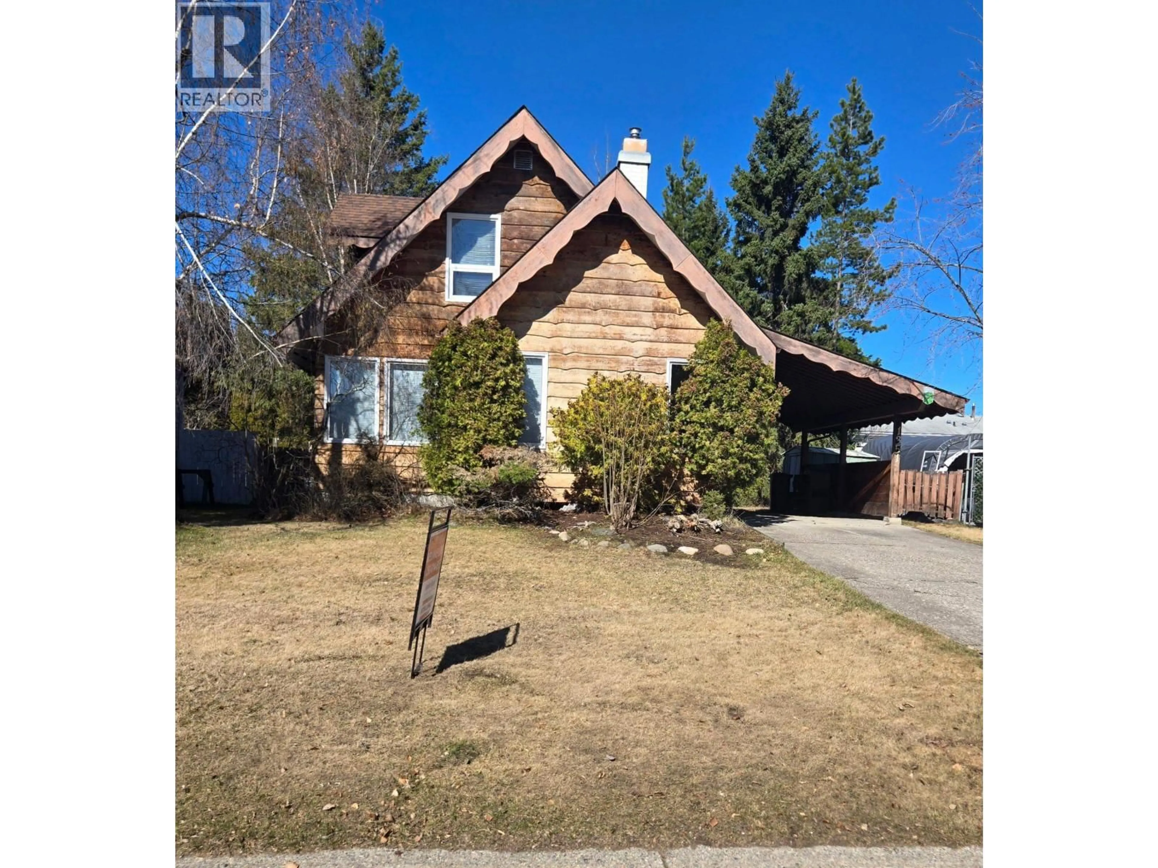 A pic from outside/outdoor area/front of a property/back of a property/a pic from drone, street for 1351 JARVIS STREET, Prince George British Columbia V2M4J3