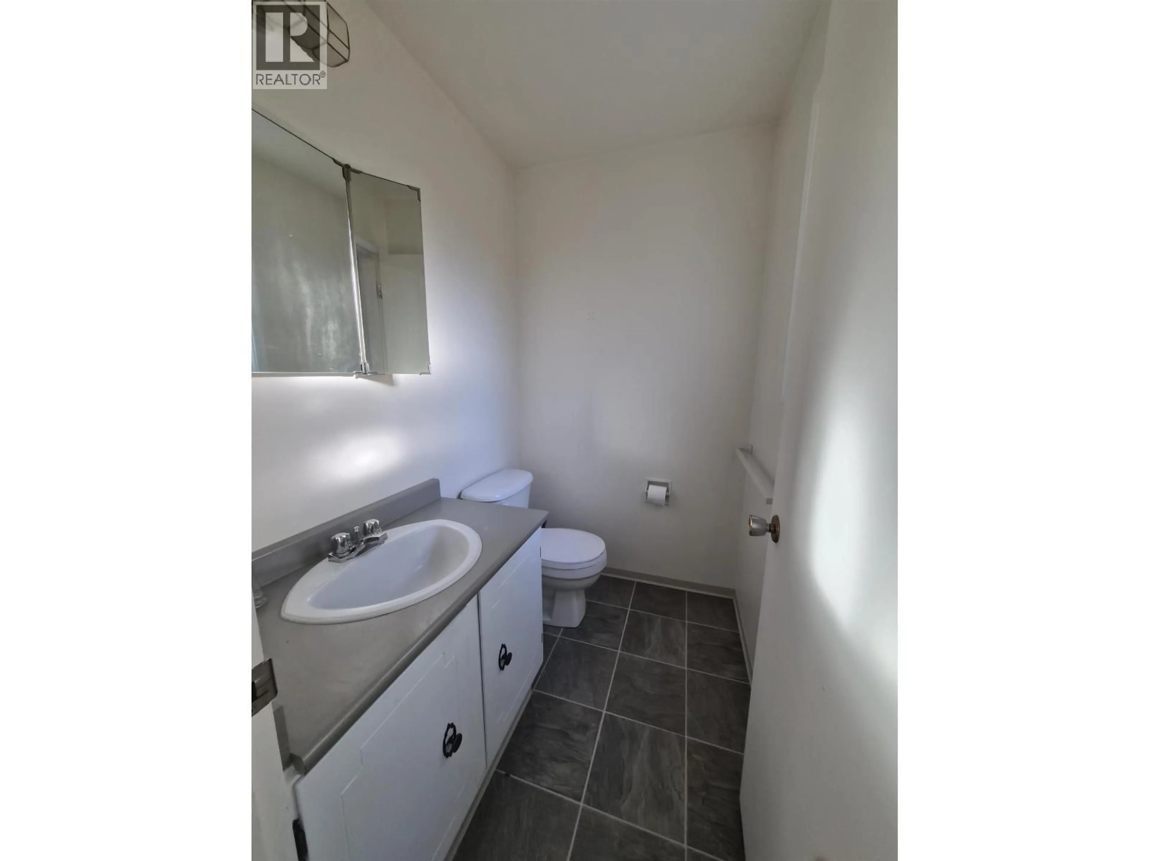 Standard bathroom, unknown for 1351 JARVIS STREET, Prince George British Columbia V2M4J3