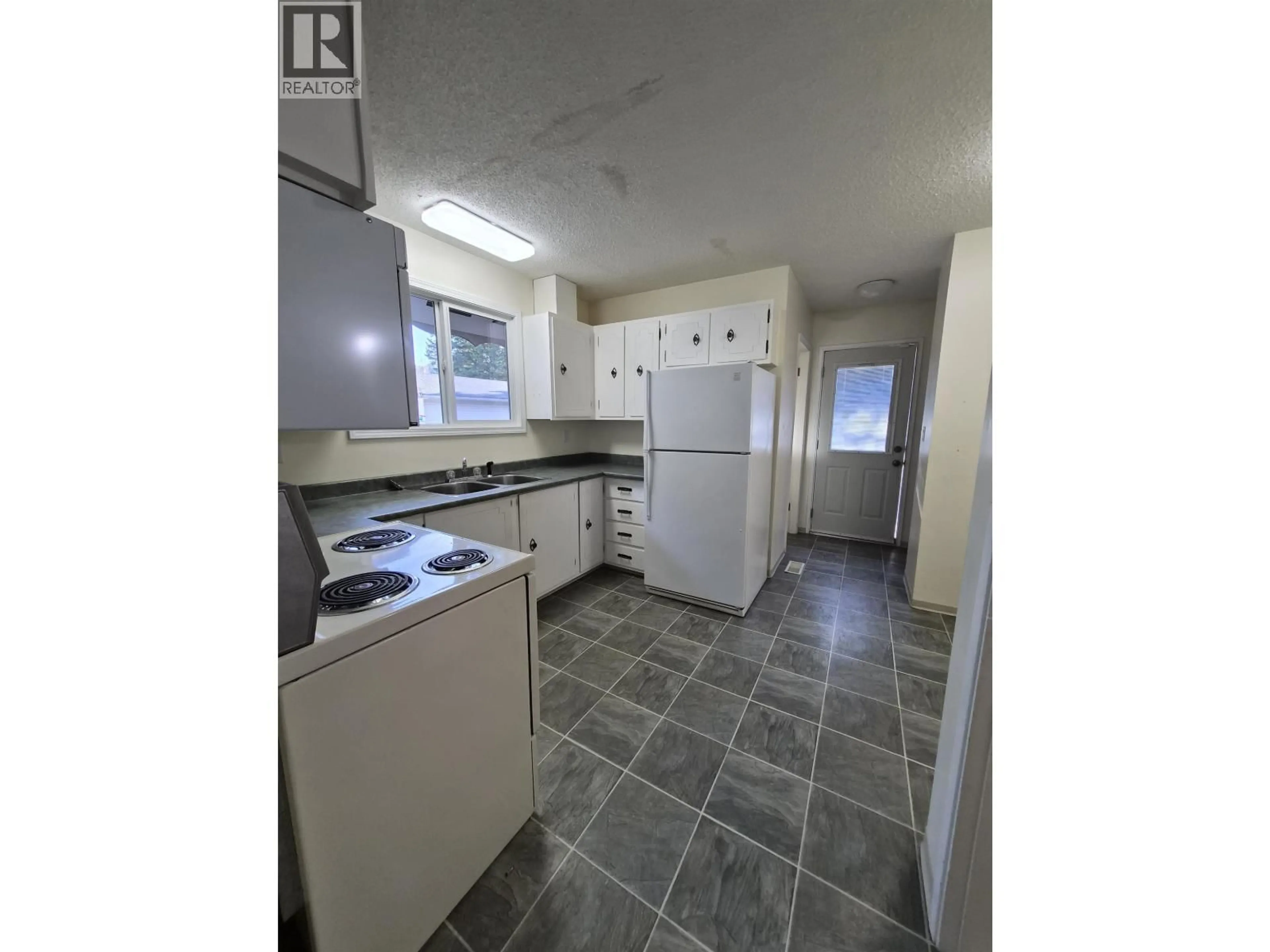 Standard kitchen, unknown for 1351 JARVIS STREET, Prince George British Columbia V2M4J3