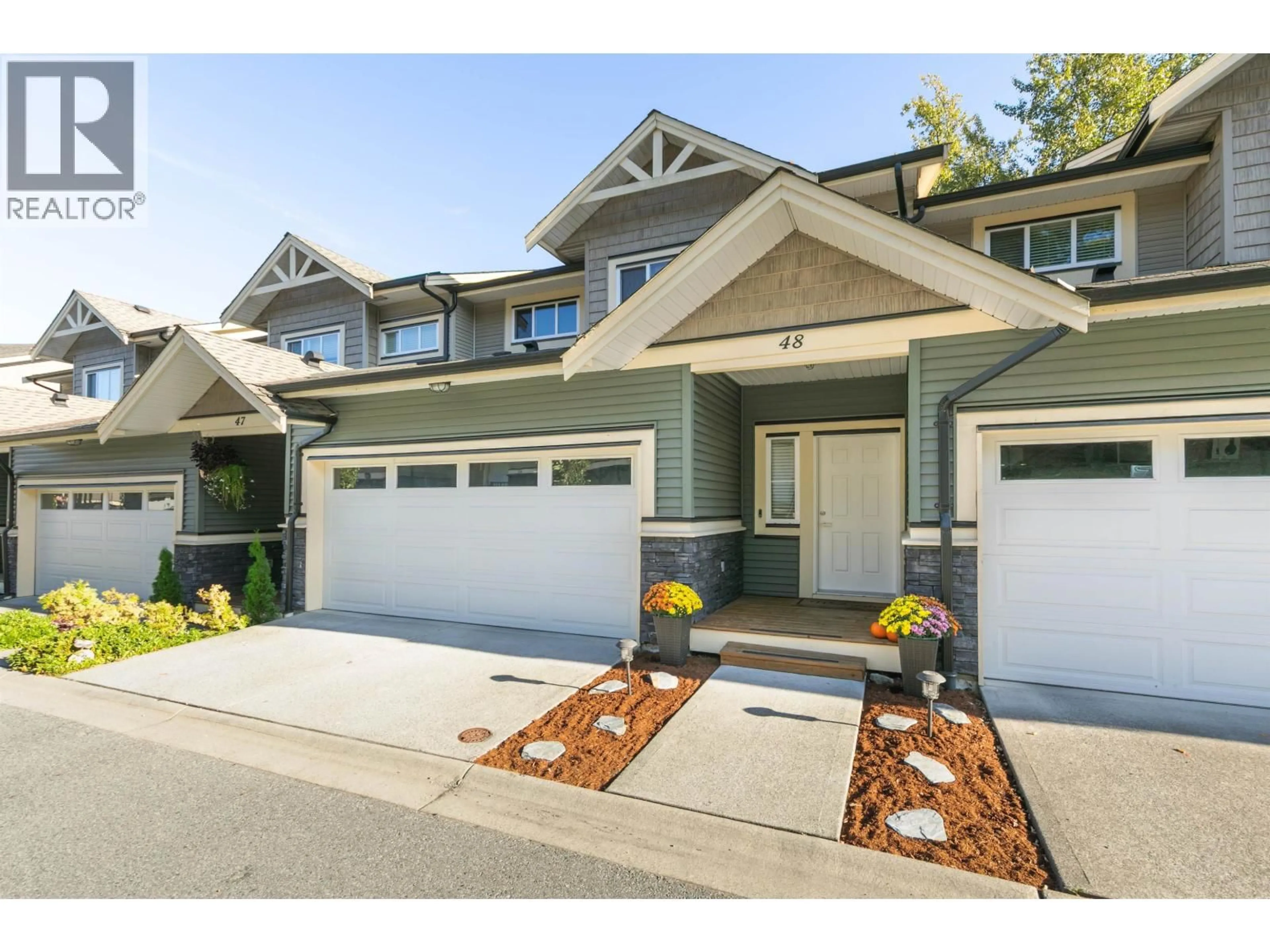 Home with vinyl exterior material, street for 48 - 11252 COTTONWOOD DRIVE, Maple Ridge British Columbia V2X9B1