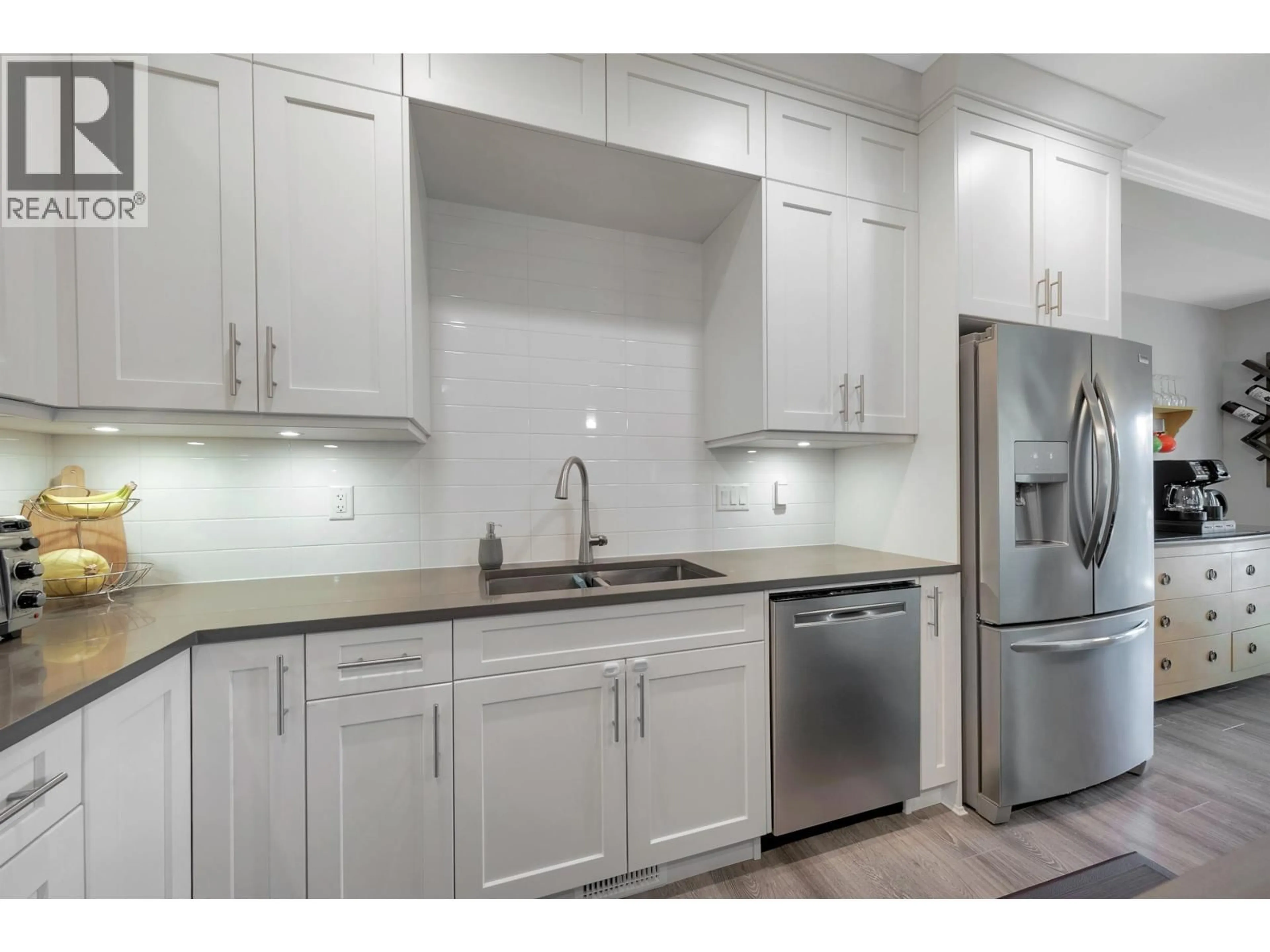 Open concept kitchen, ceramic/tile floor for 48 - 11252 COTTONWOOD DRIVE, Maple Ridge British Columbia V2X9B1