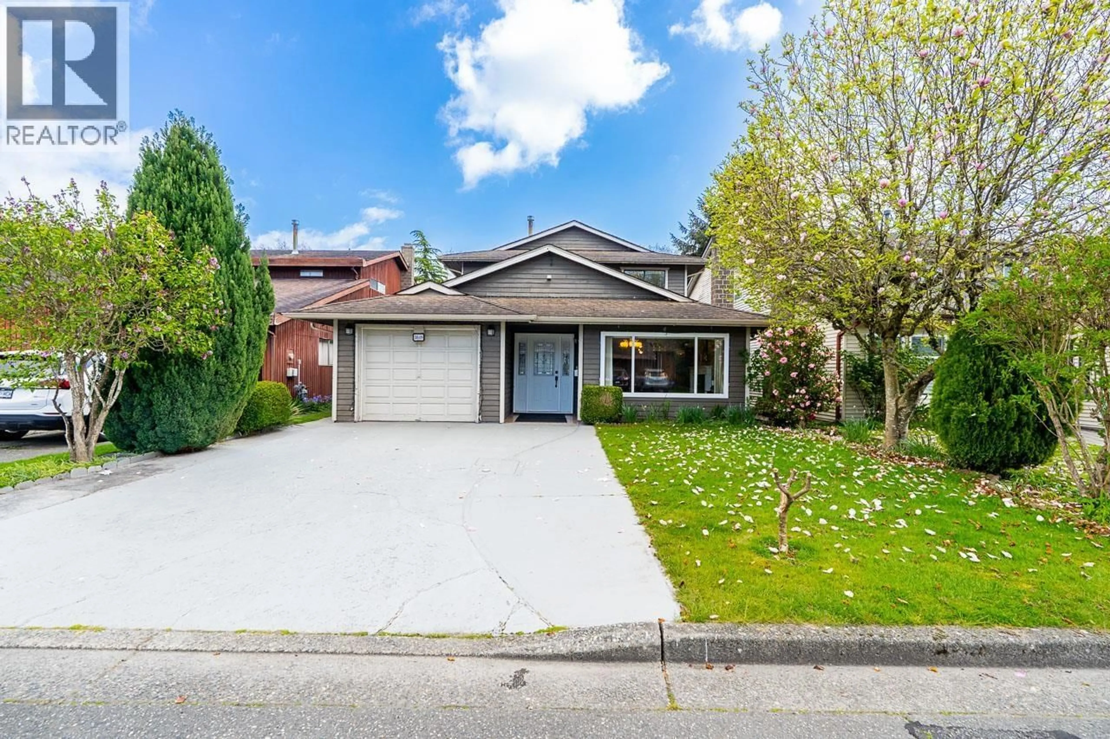 Home with vinyl exterior material, street for 3648 BAMFIELD DRIVE, Richmond British Columbia V6X3B5