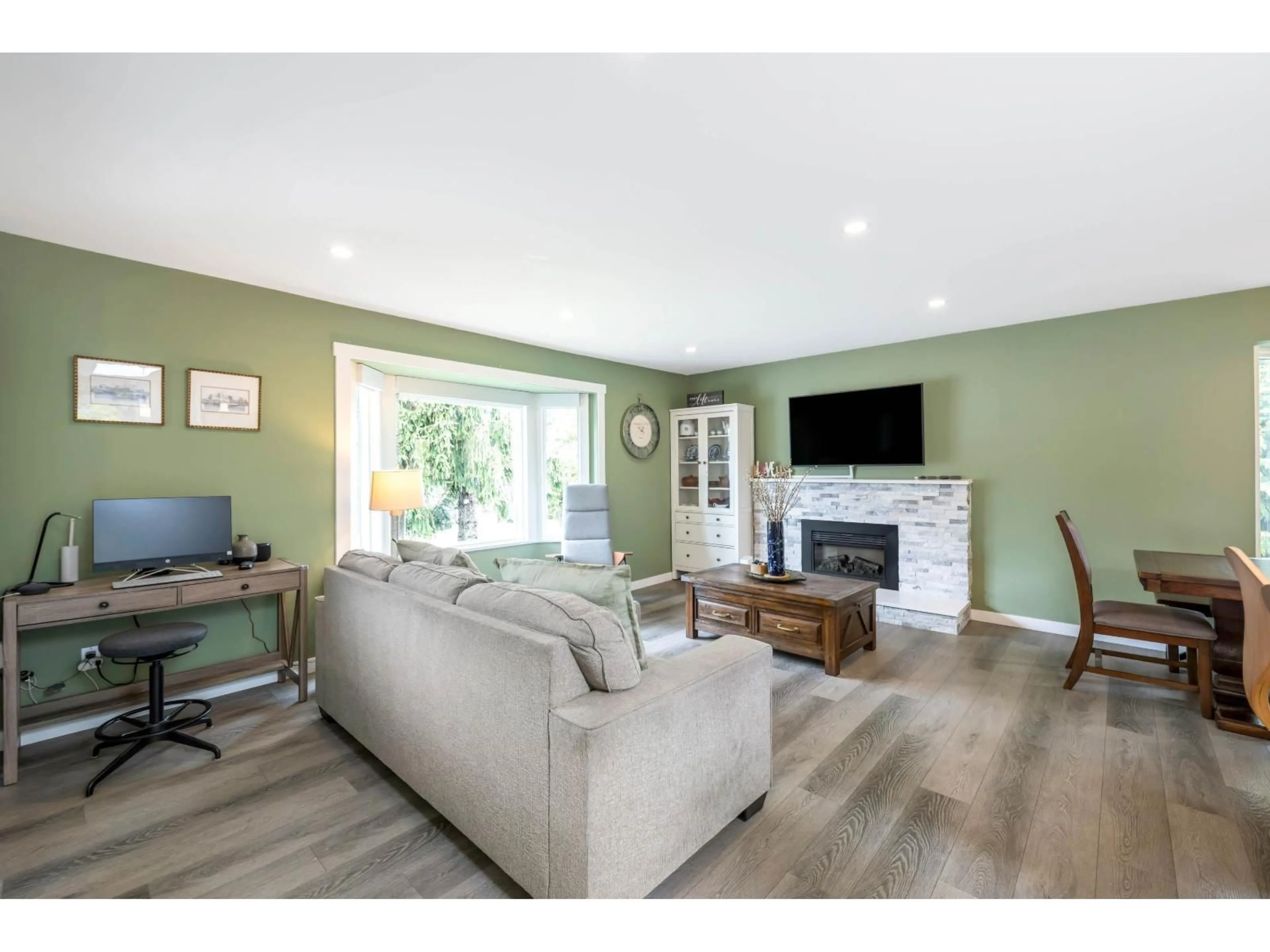 Living room with furniture, unknown for 3696 197 STREET, Langley British Columbia V3A1B3