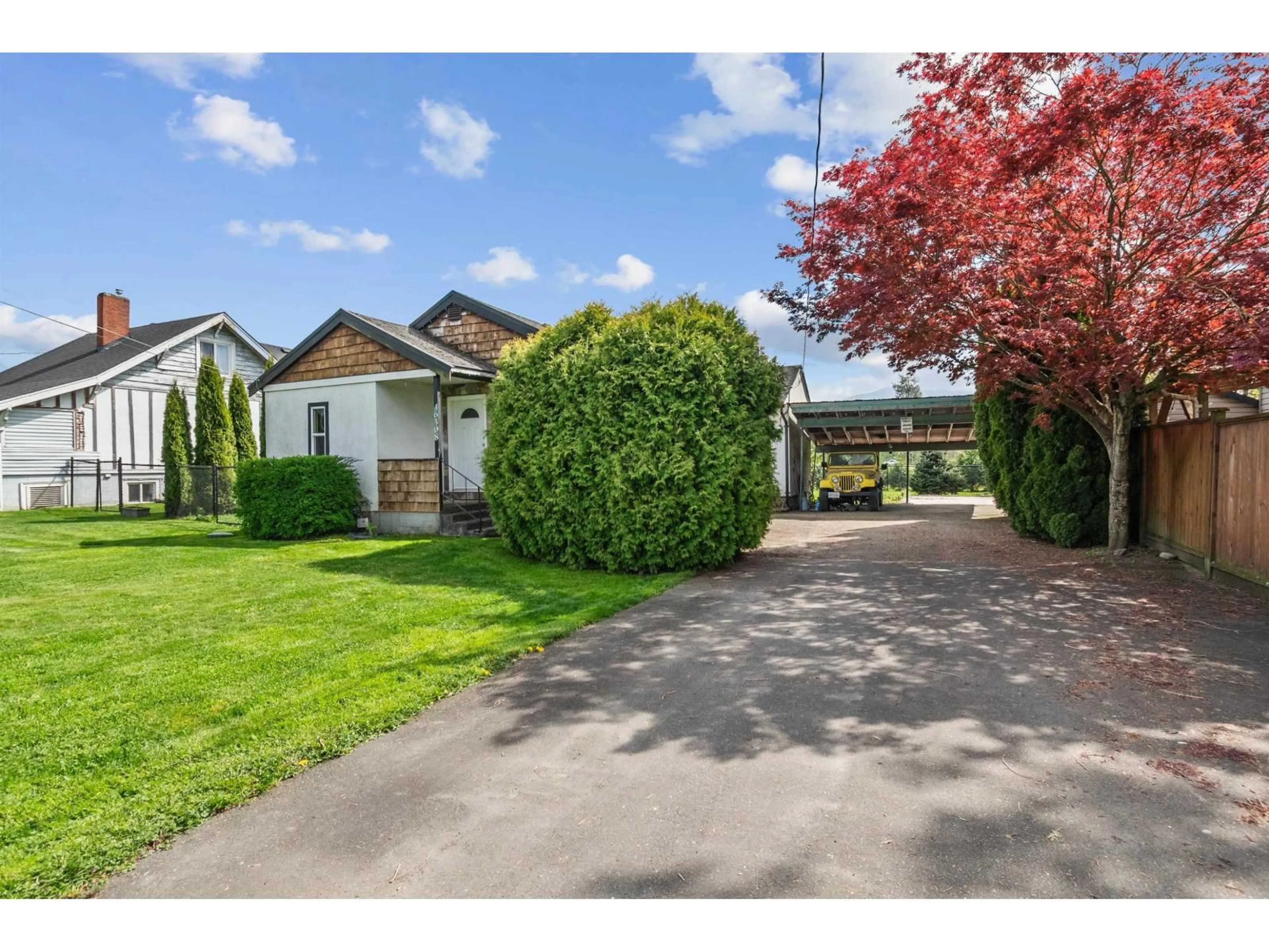 A pic from outside/outdoor area/front of a property/back of a property/a pic from drone, street for 46308 VELMA AVENUE, Chilliwack British Columbia V4Z1A1