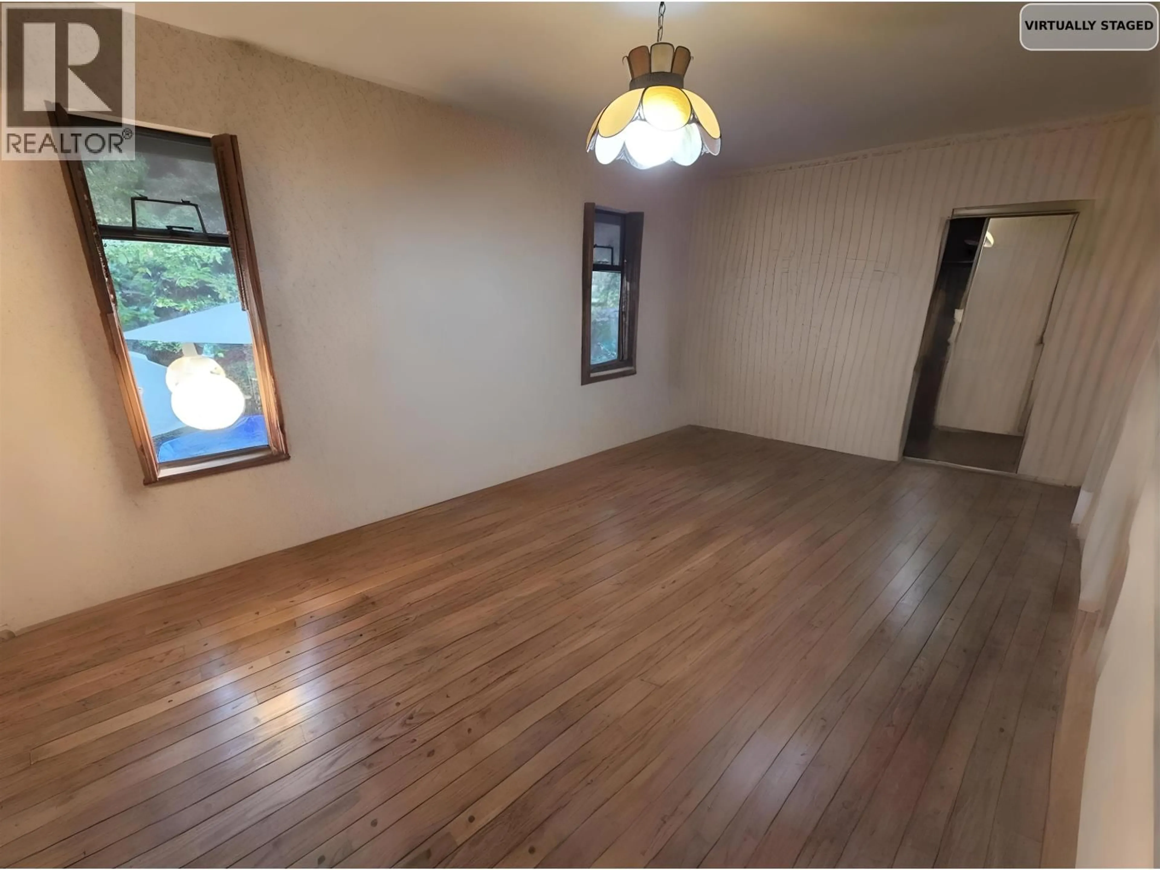 A pic of a room for 211 WARWICK AVENUE, Burnaby British Columbia V5B1K8