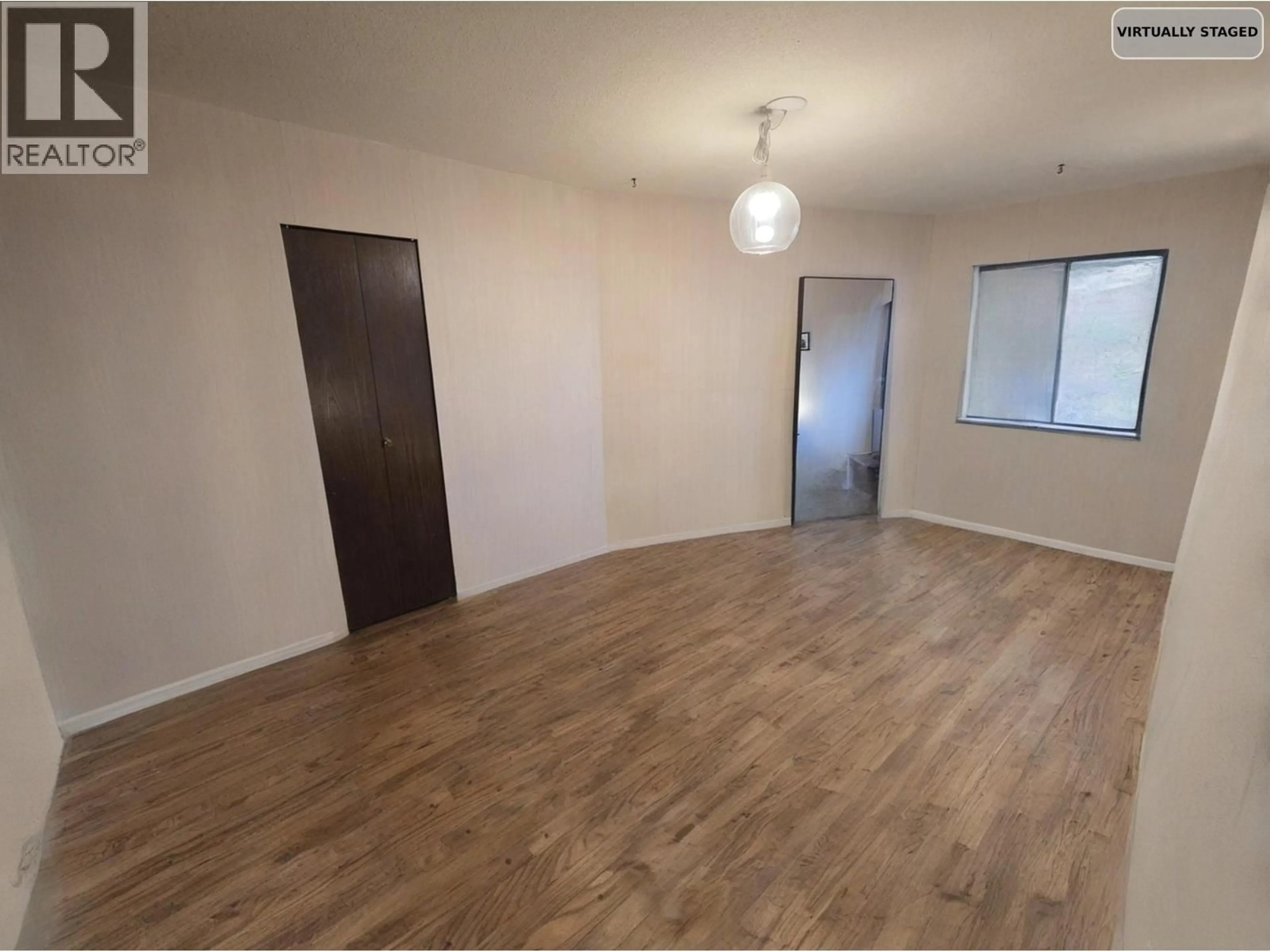 A pic of a room for 211 WARWICK AVENUE, Burnaby British Columbia V5B1K8