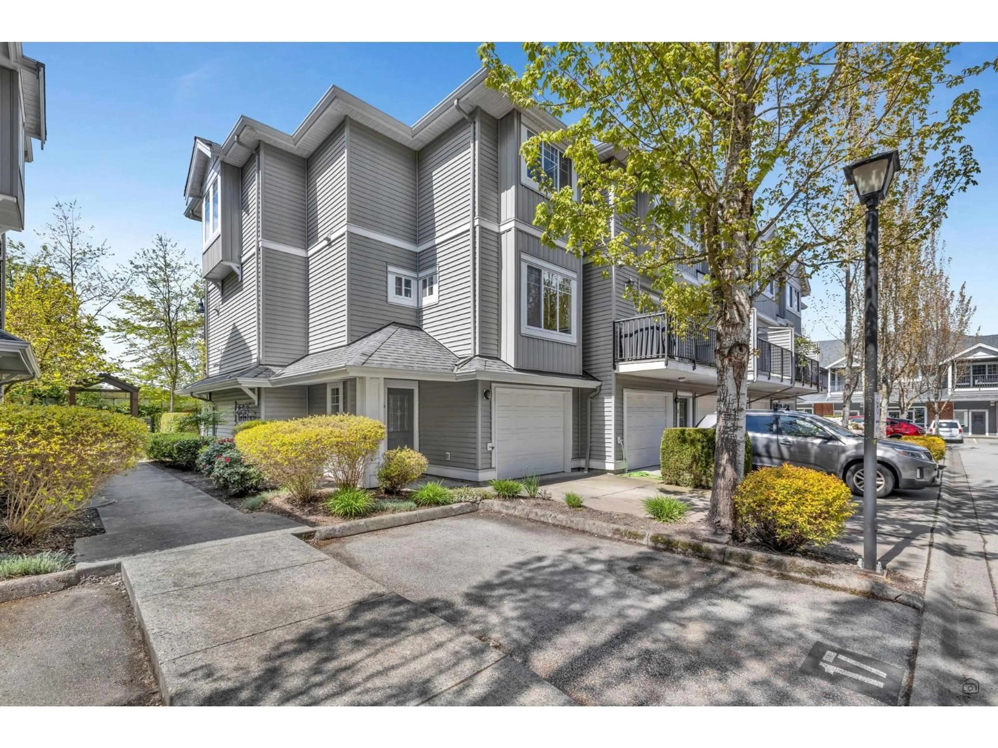A pic from outside/outdoor area/front of a property/back of a property/a pic from drone, street for 6 - 5988 OLD MCLELLAN RD ROAD, Surrey British Columbia V3S1N3