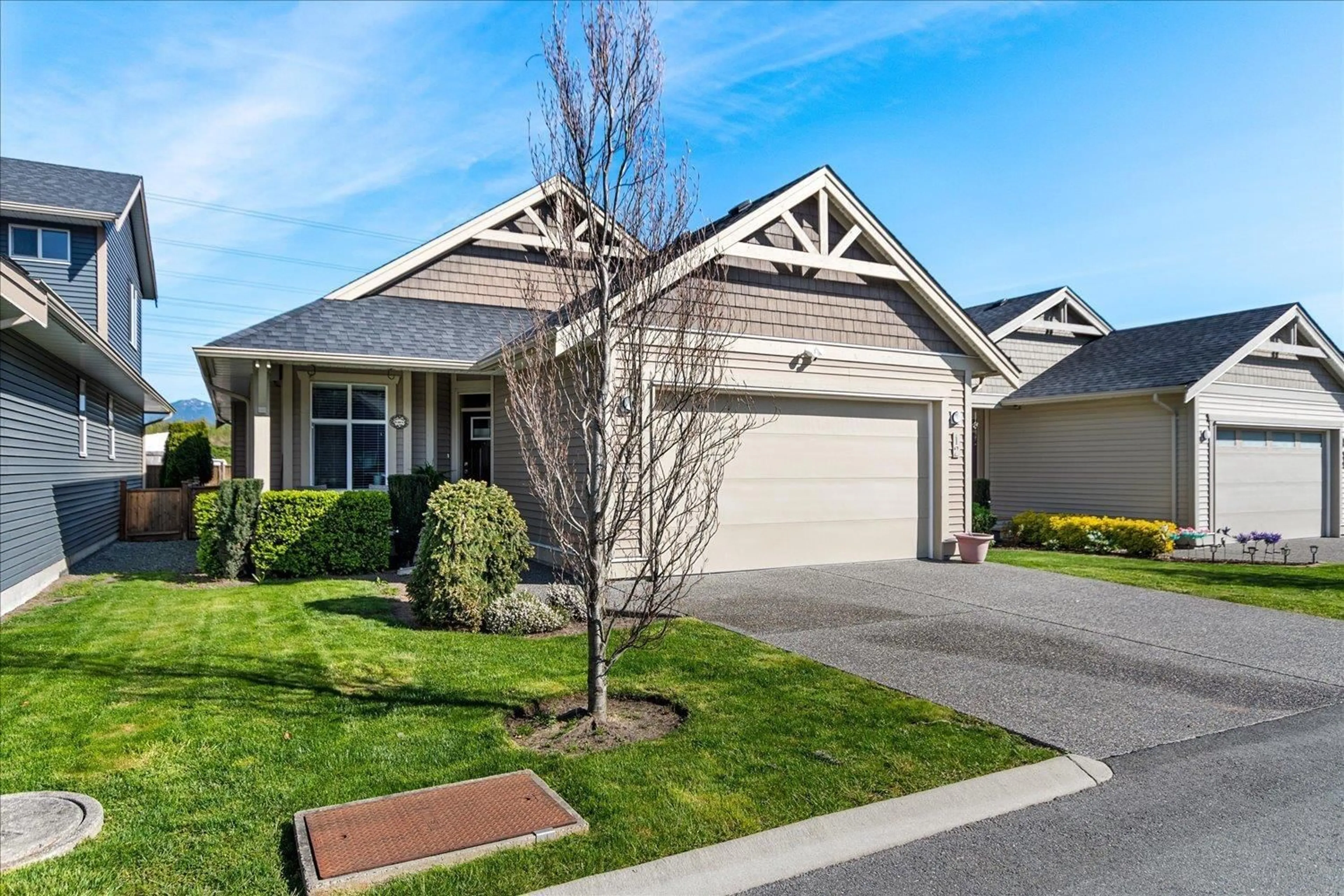 Home with vinyl exterior material, street for 12 - 6211 CHILLIWACK RIVER ROAD, Sardis British Columbia V2R6A7