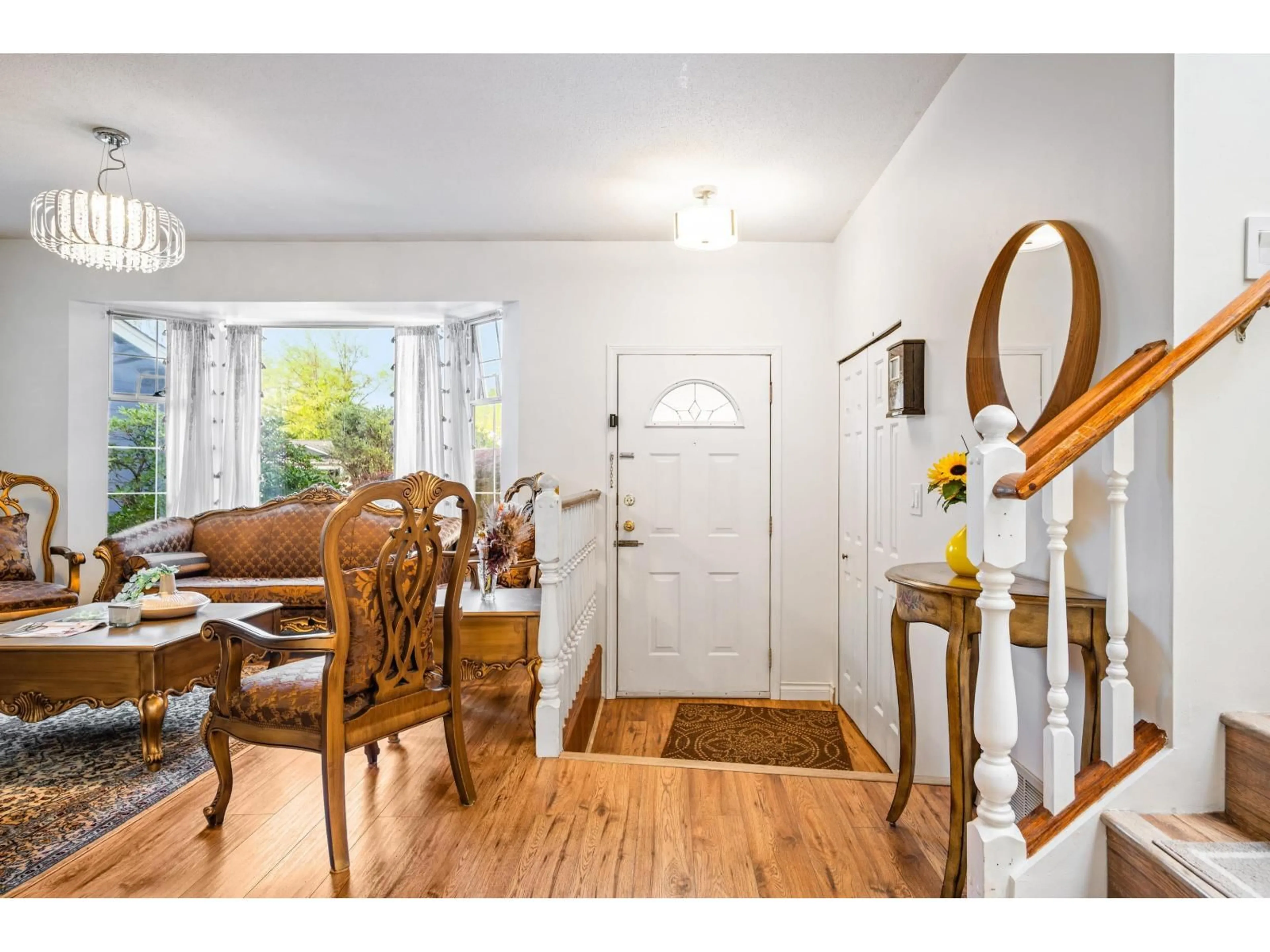 Indoor entryway for 21560 93B AVENUE, Langley British Columbia V1M2A3