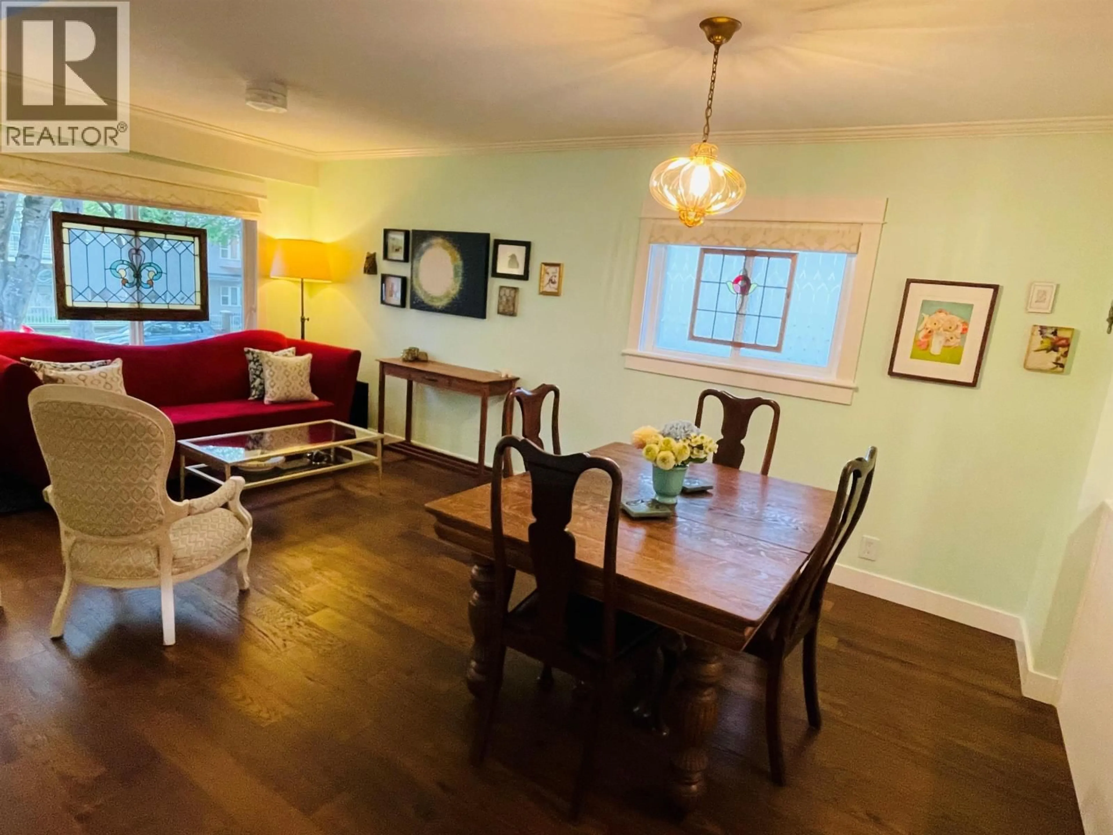 Dining room, wood/laminate floor for 4322 WELWYN STREET, Vancouver British Columbia V5N3Z4