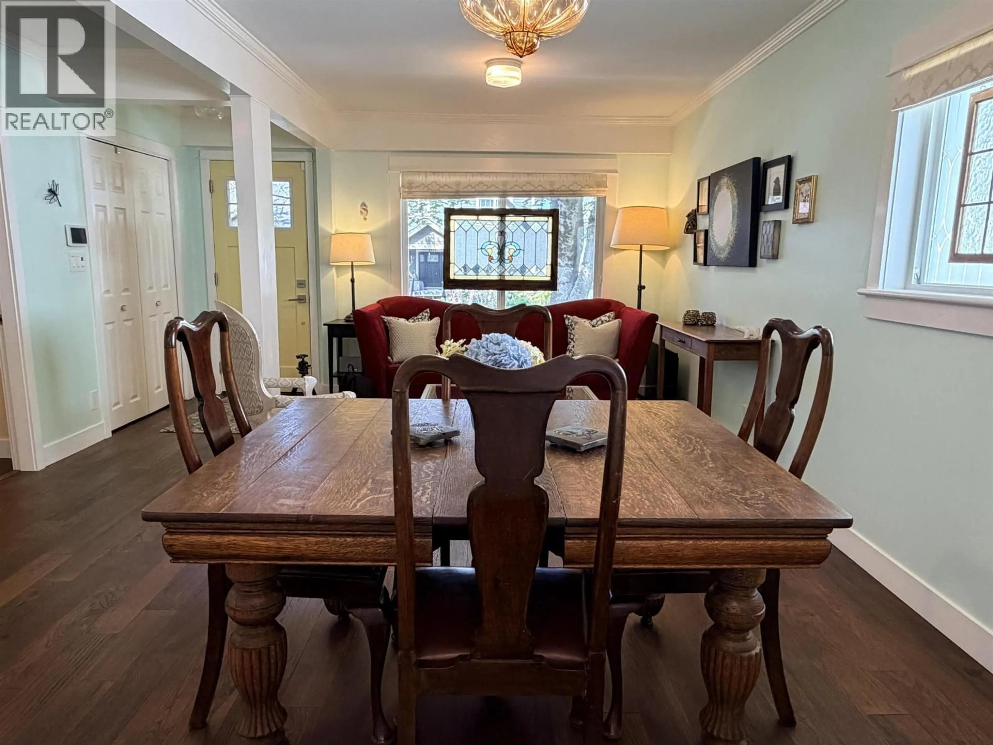 Dining room, wood/laminate floor for 4322 WELWYN STREET, Vancouver British Columbia V5N3Z4