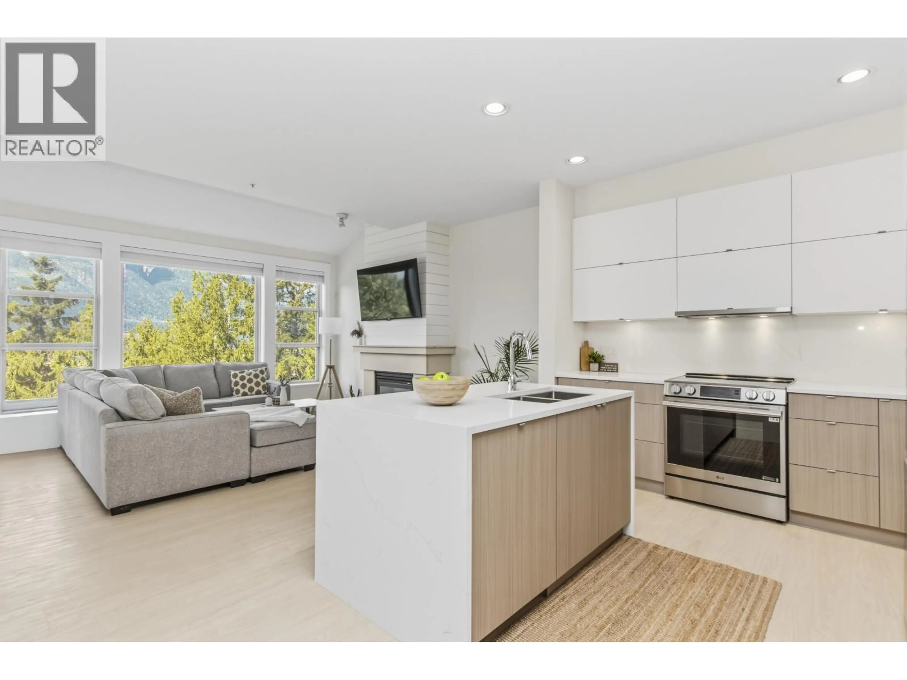 Open concept kitchen, unknown for 17 - 1026 GLACIER VIEW DRIVE, Squamish British Columbia V8B0G1