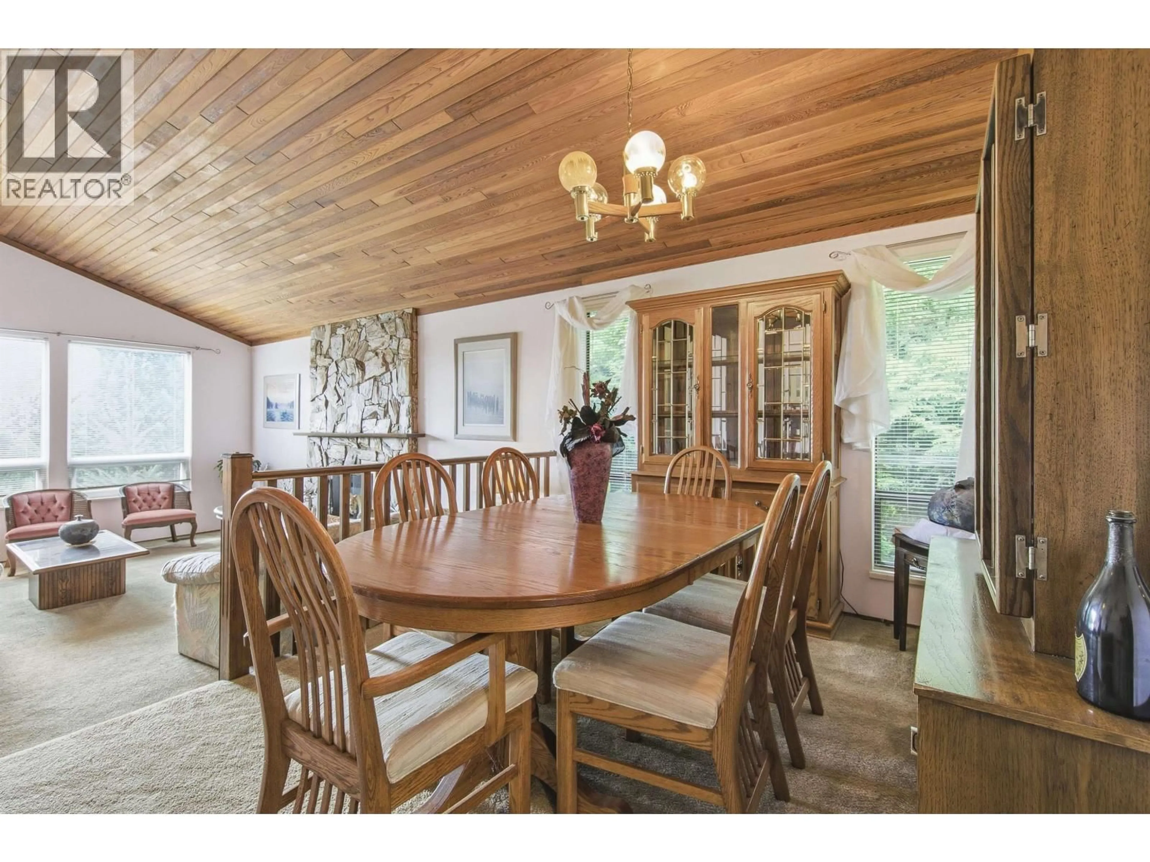 Dining room, wood/laminate floor for 1215 CYPRESS PLACE, Port Moody British Columbia V3H3Y7