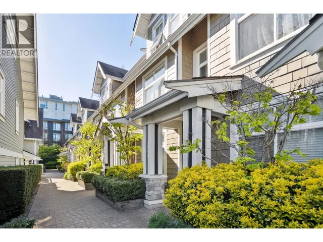 7411 COLUMBIA STREET, Vancouver 2