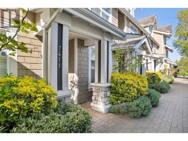 7411 COLUMBIA STREET, Vancouver 3