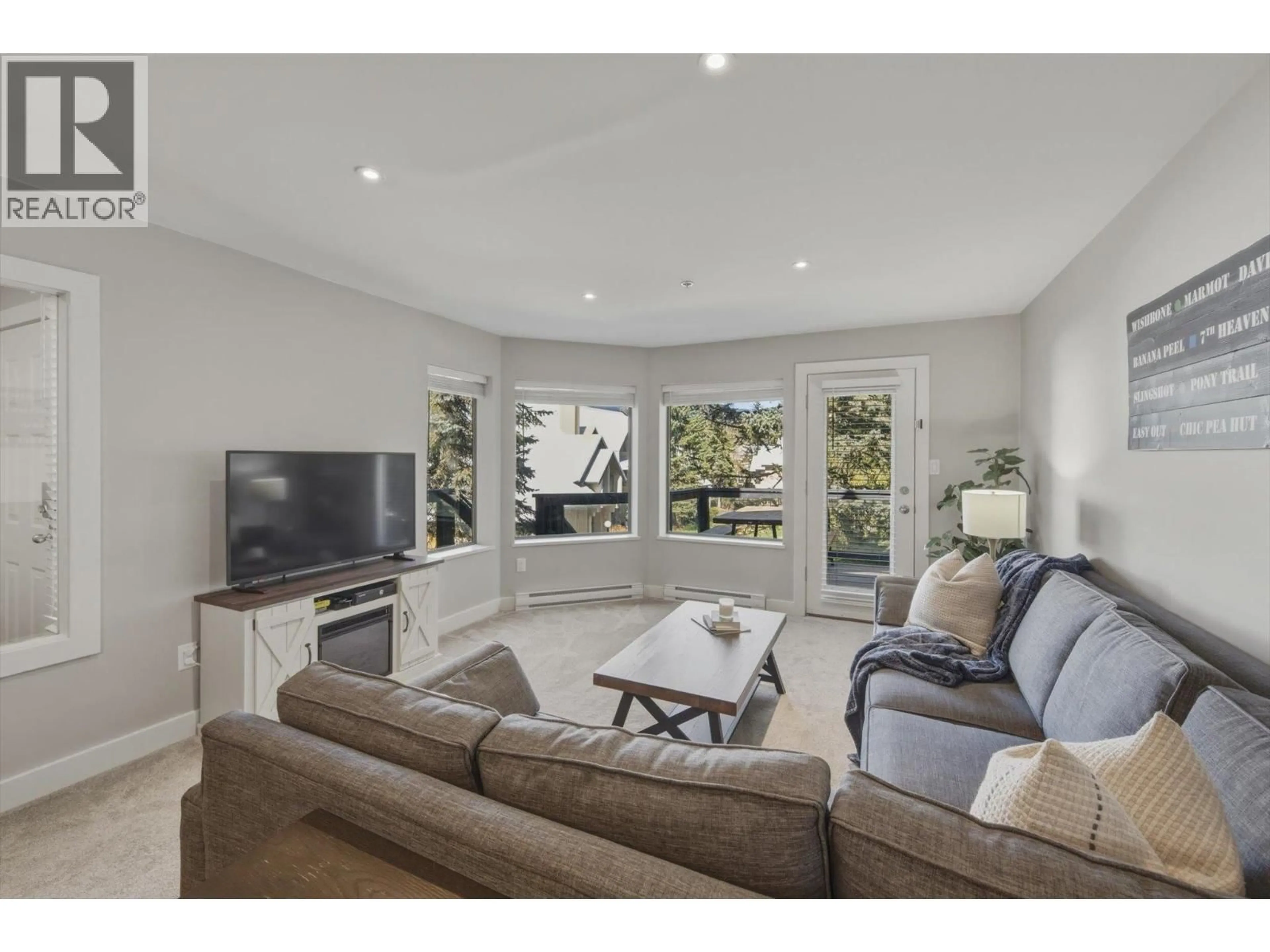 Living room with furniture, unknown for 34 - 4857 PAINTED CLIFF ROAD, Whistler British Columbia V8E1C8