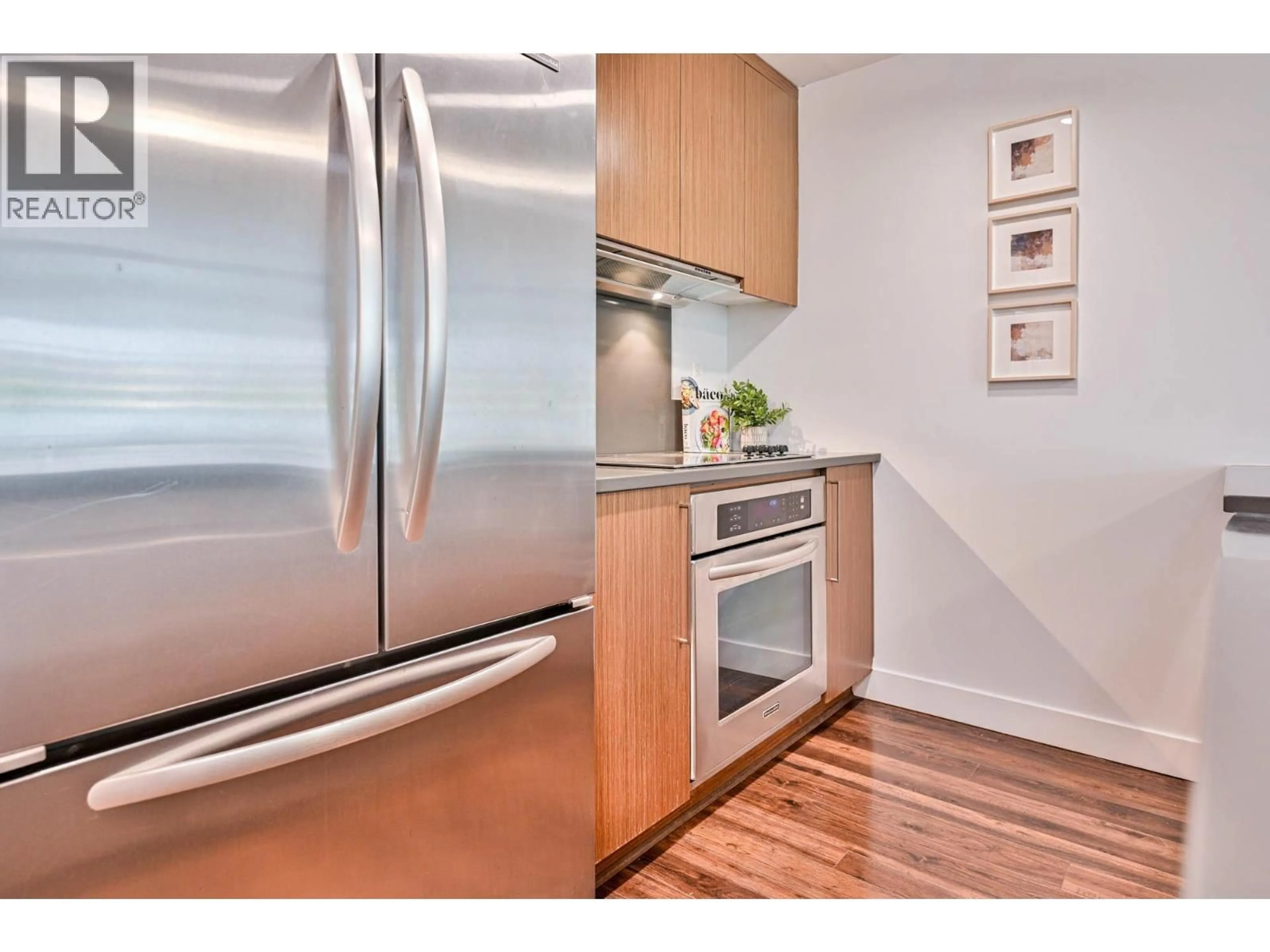 Standard kitchen, wood/laminate floor for 509 - 251 7TH AVENUE, Vancouver British Columbia V5T0B9