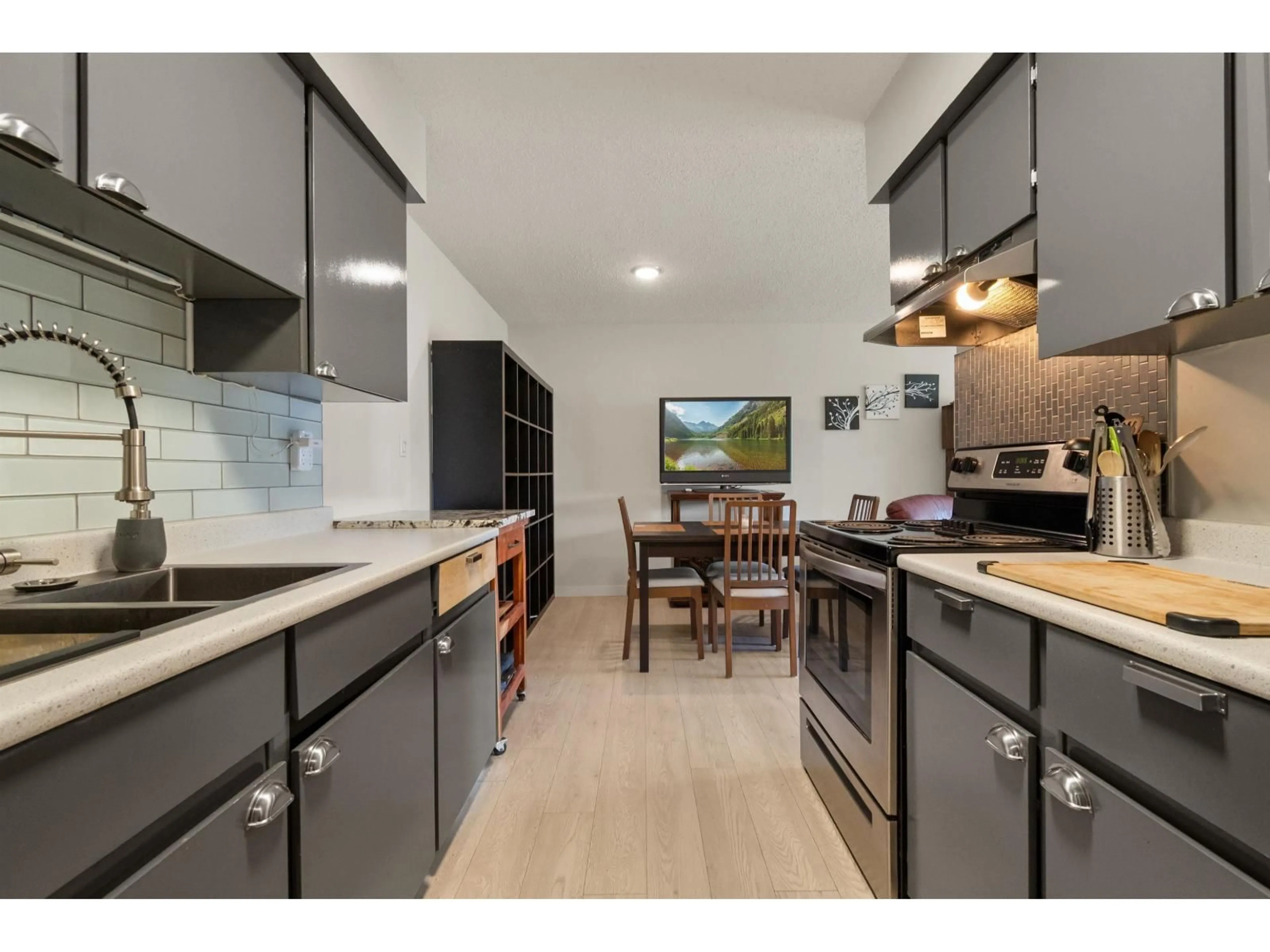 Open concept kitchen, unknown for 312 - 45598 MCINTOSH DRIVE, Chilliwack British Columbia V2P7J3