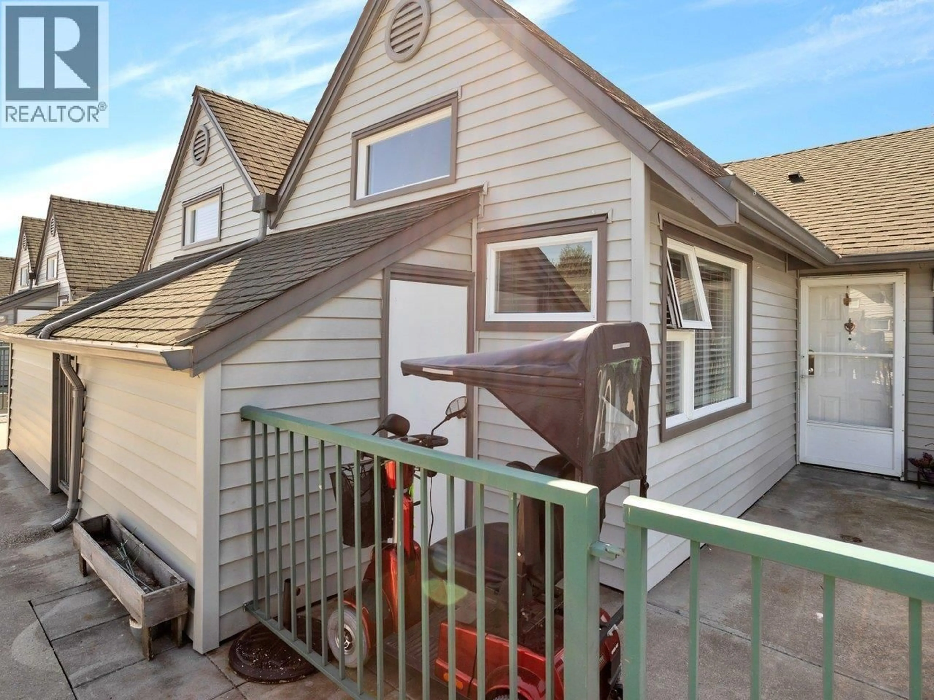 Home with vinyl exterior material, street for 314 - 4885 53 STREET, Delta British Columbia V4K2Z3