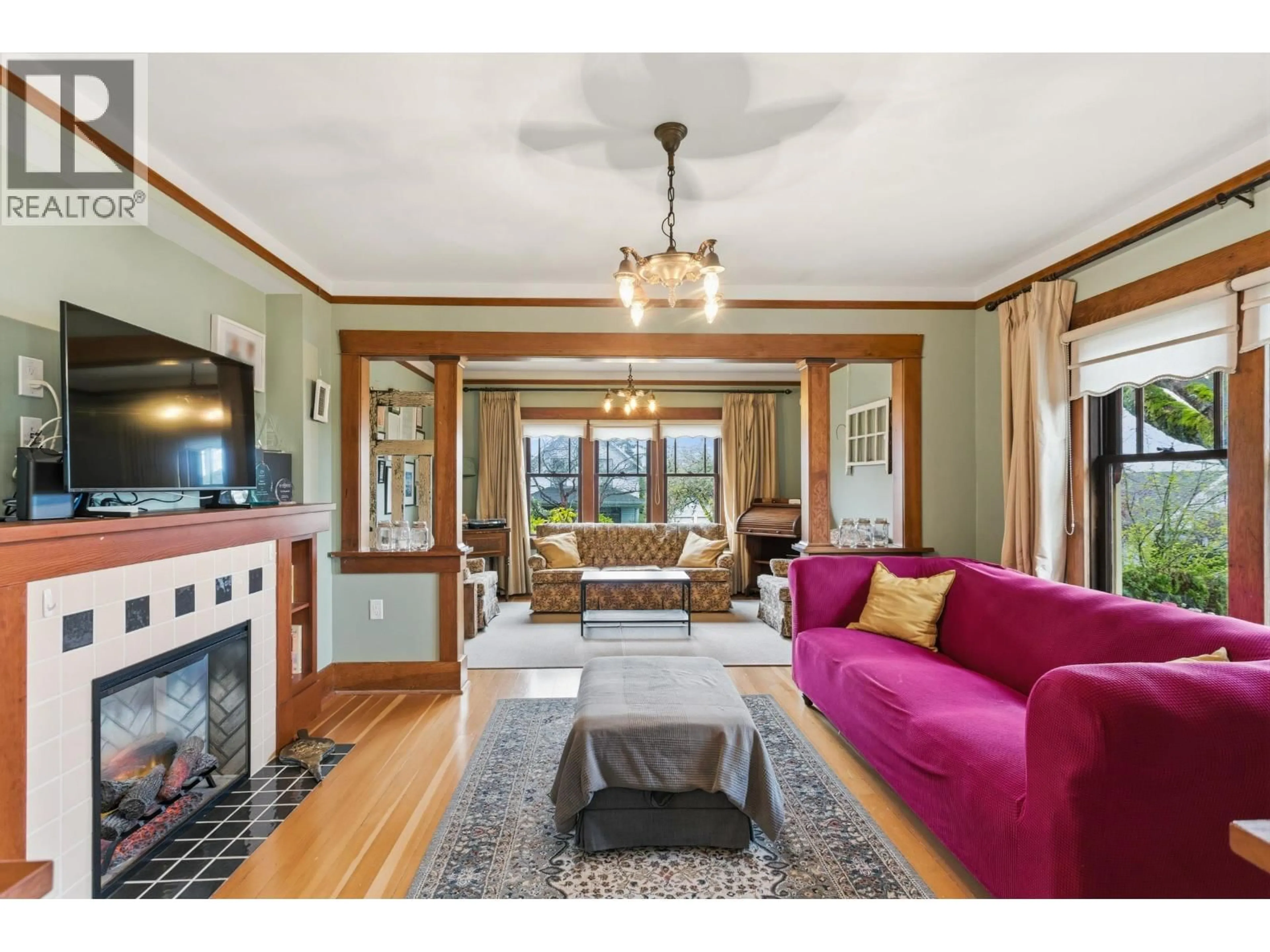 Living room with furniture, unknown for 905 THIRD AVENUE, New Westminster British Columbia V3M1P4