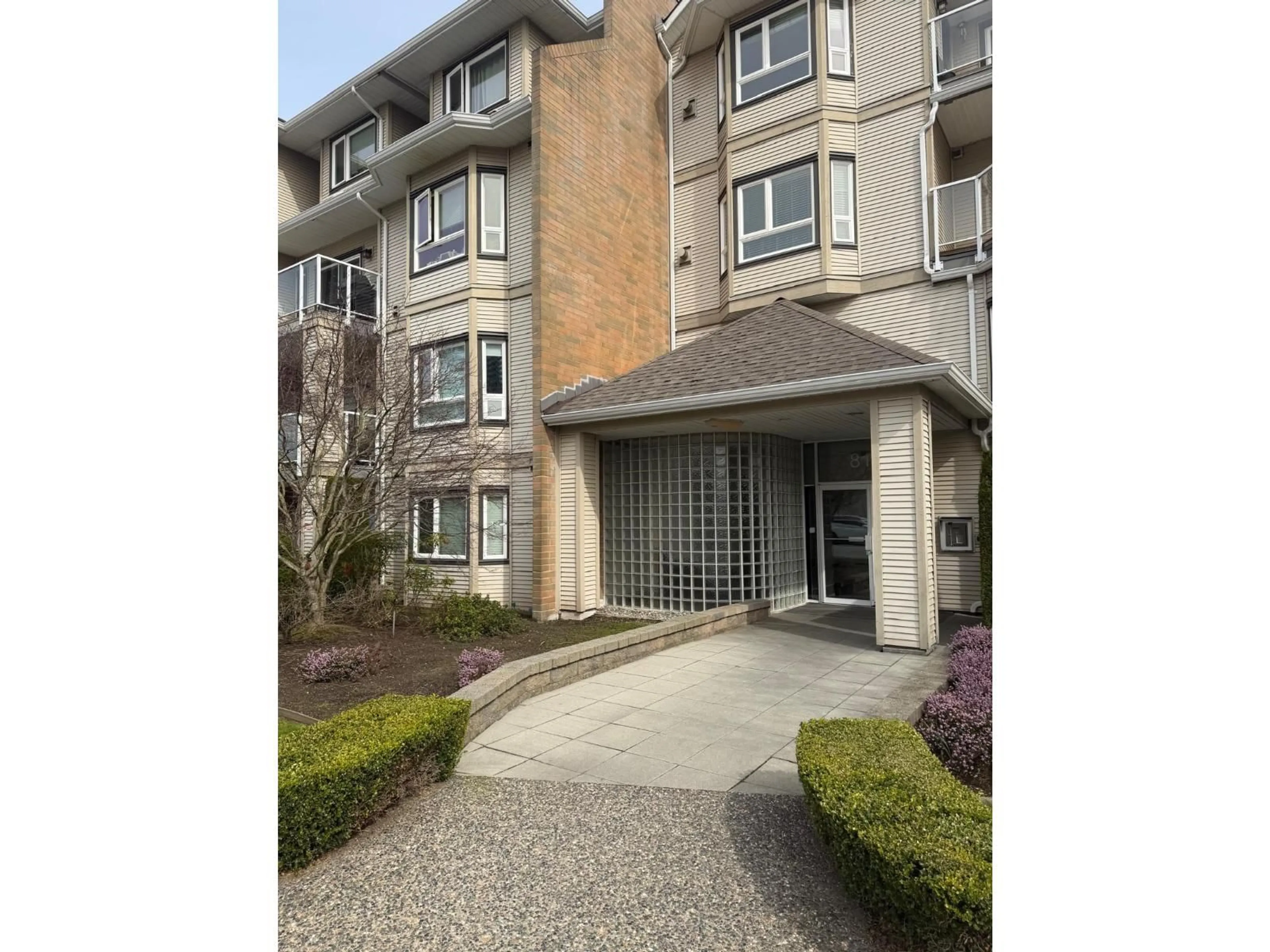 Unknown for 111 - 8142 120A STREET, Surrey British Columbia V3W0N1
