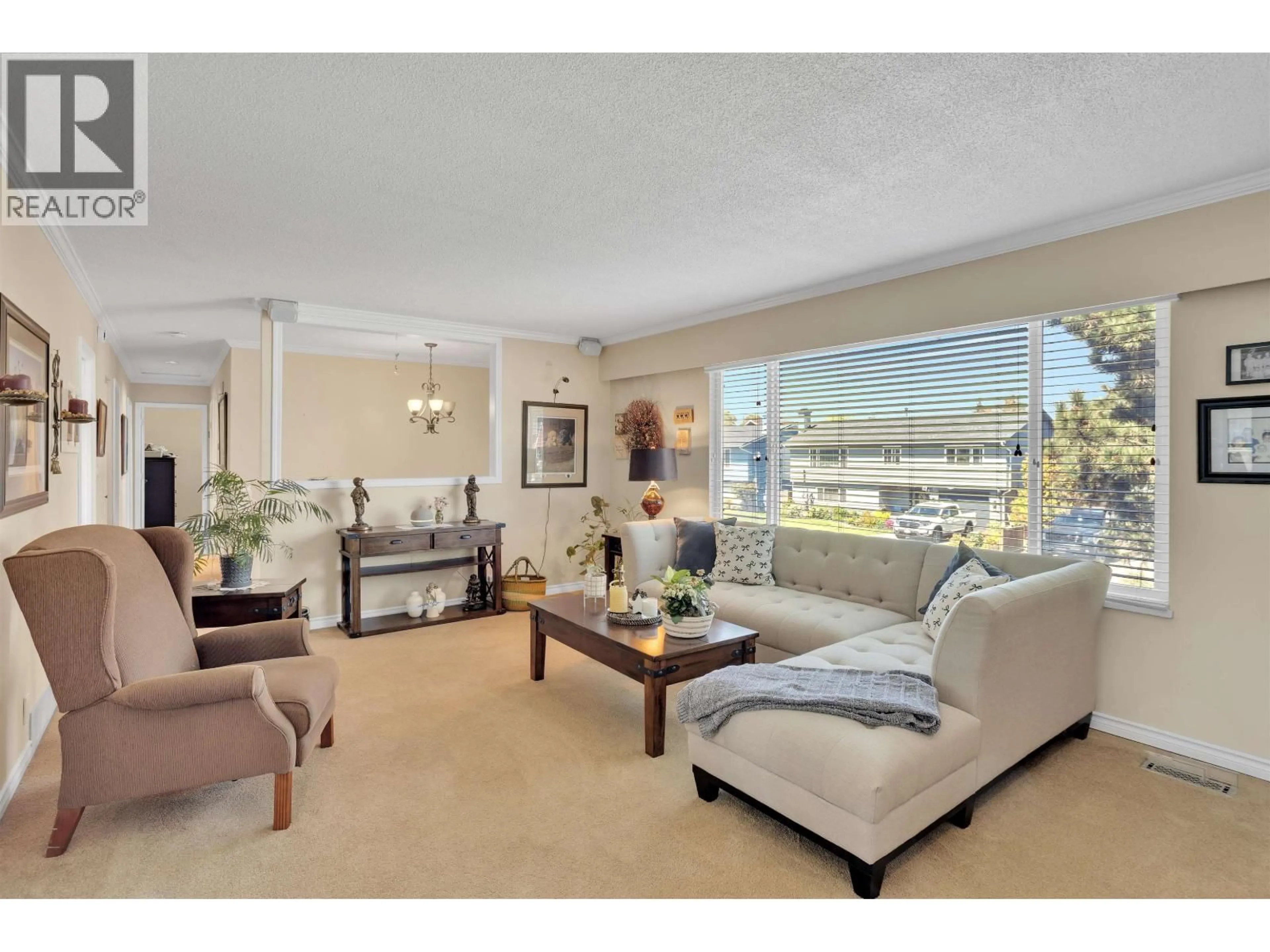 Living room with furniture, unknown for 5444 45 AVENUE, Delta British Columbia V4K1L4