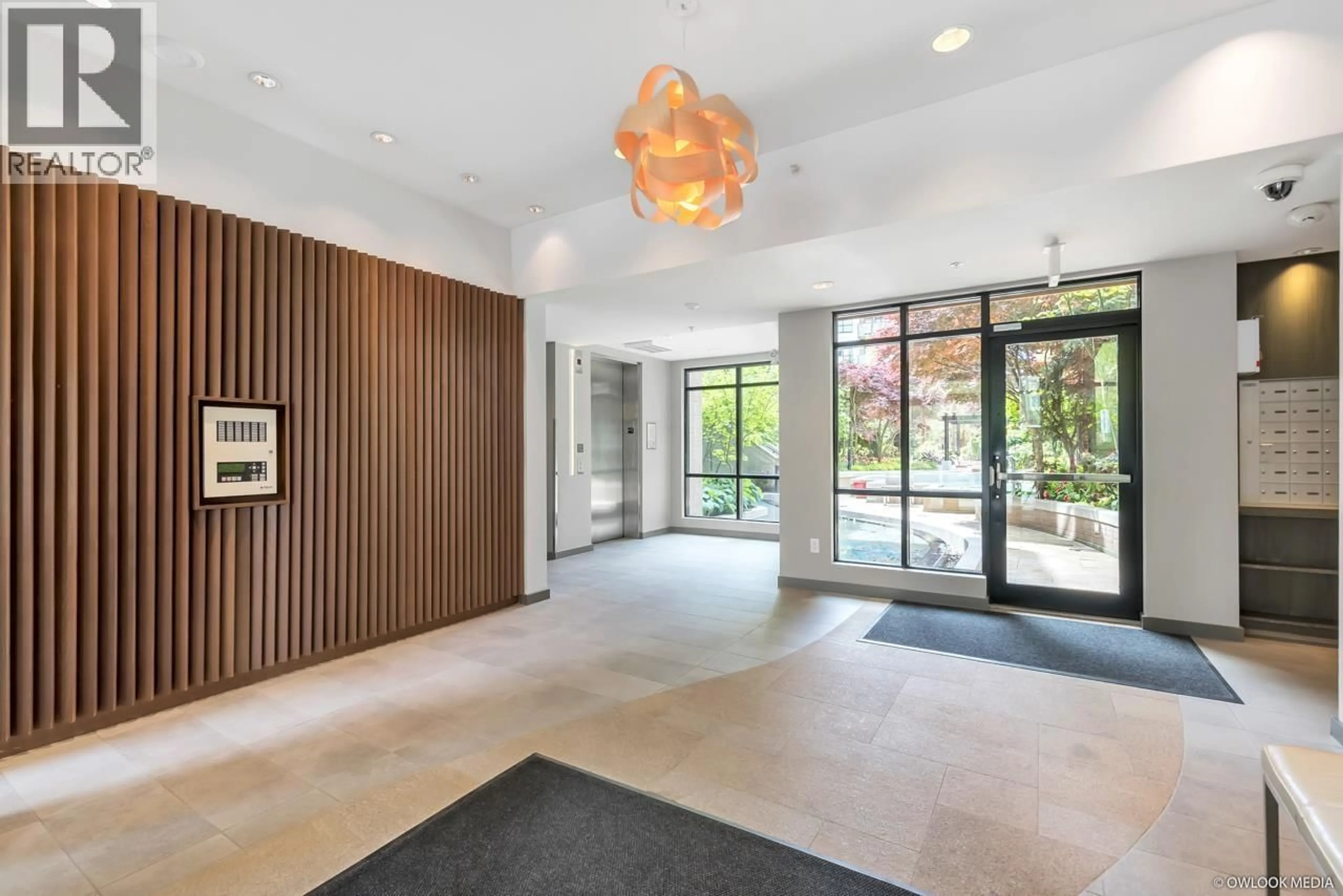 Indoor foyer for PH10 - 3479 WESBROOK MALL, Vancouver British Columbia V6S0B7