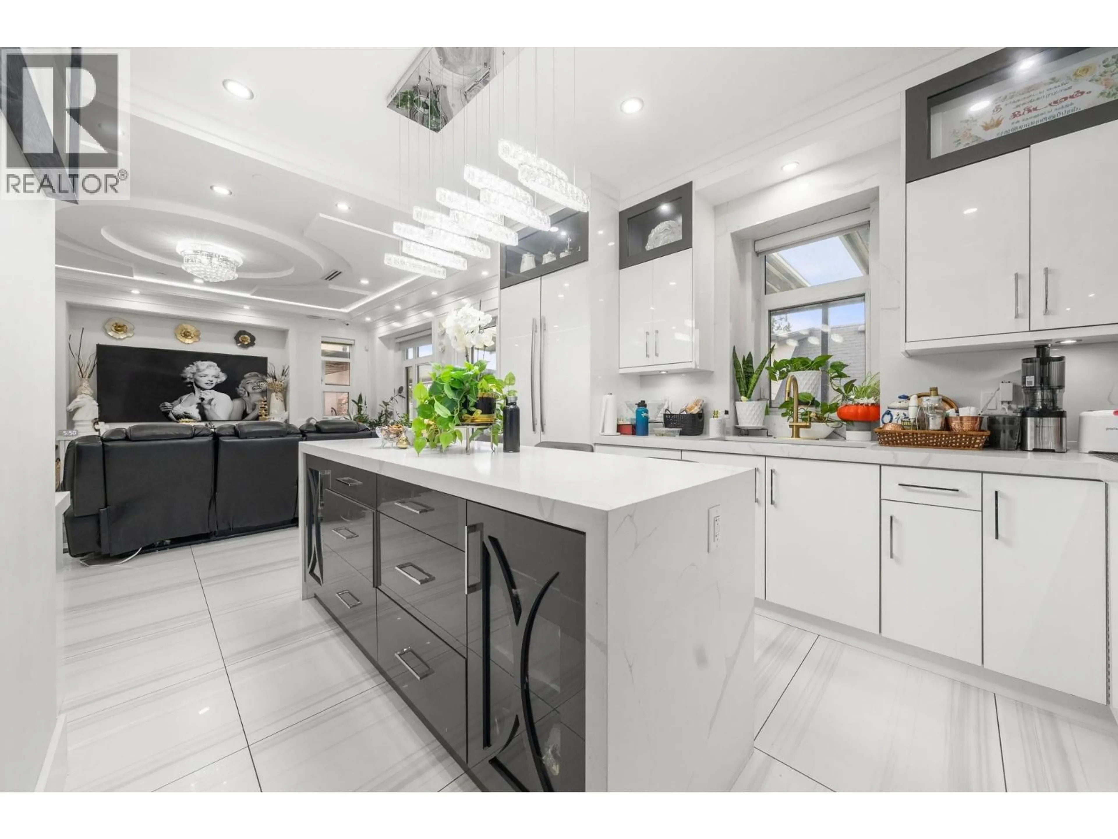 Open concept kitchen, ceramic/tile floor for 416 63RD AVENUE, Vancouver British Columbia V5X2K2