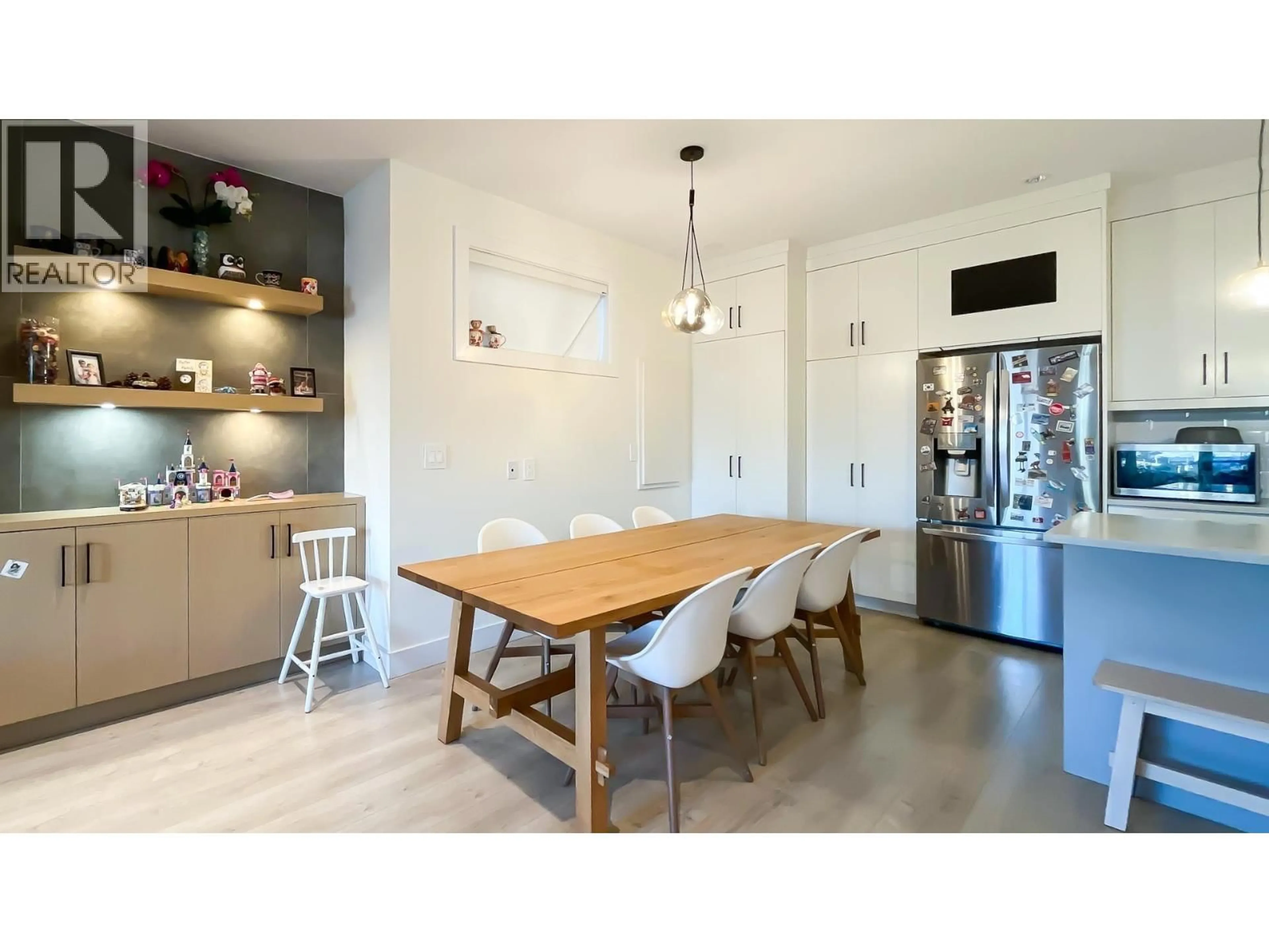 Contemporary kitchen, wood/laminate floor for 5086 MANOR STREET, Burnaby British Columbia V5G1B5