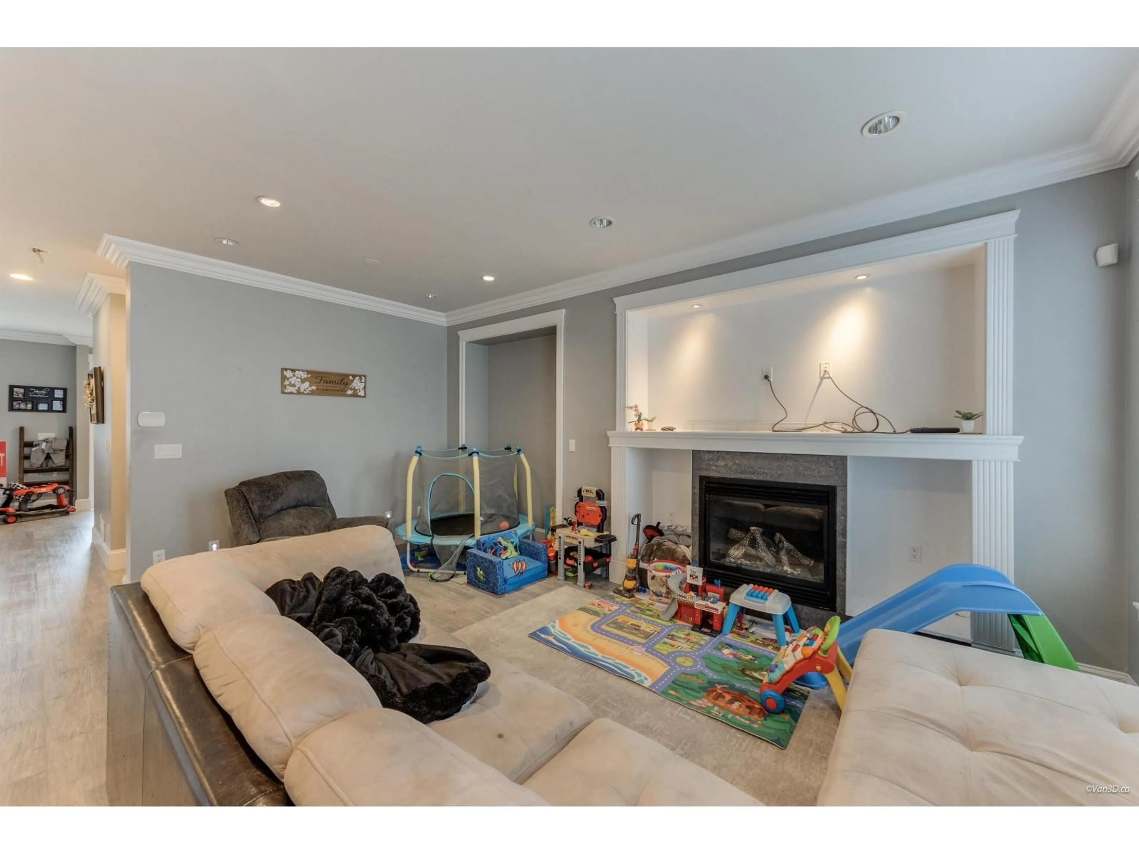 Unknown for 6686 195 STREET, Surrey British Columbia V4N5T4