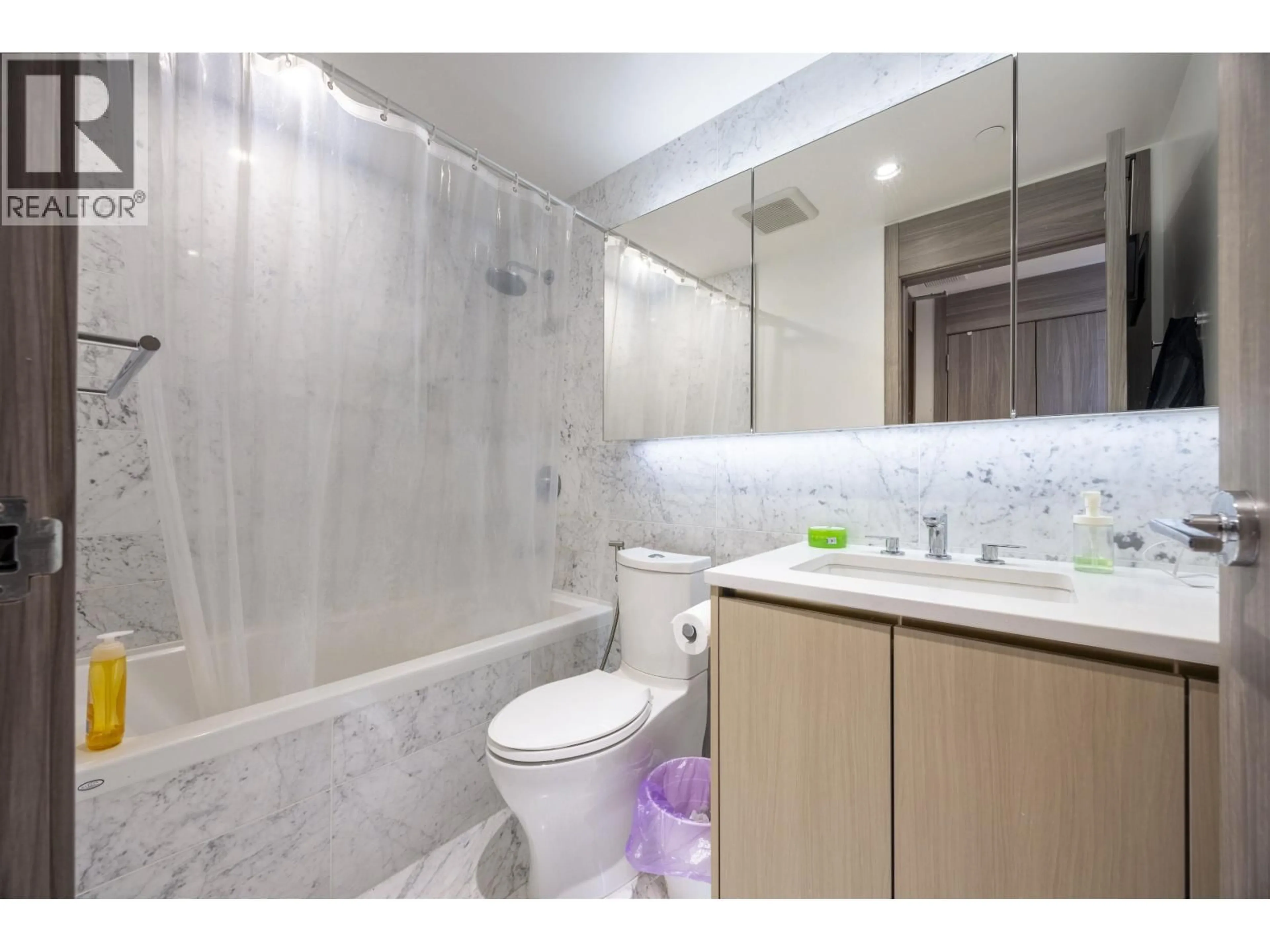 Standard bathroom, ceramic/tile floor for 607 - 4720 LOUGHEED HIGHWAY, Burnaby British Columbia V5C0M8