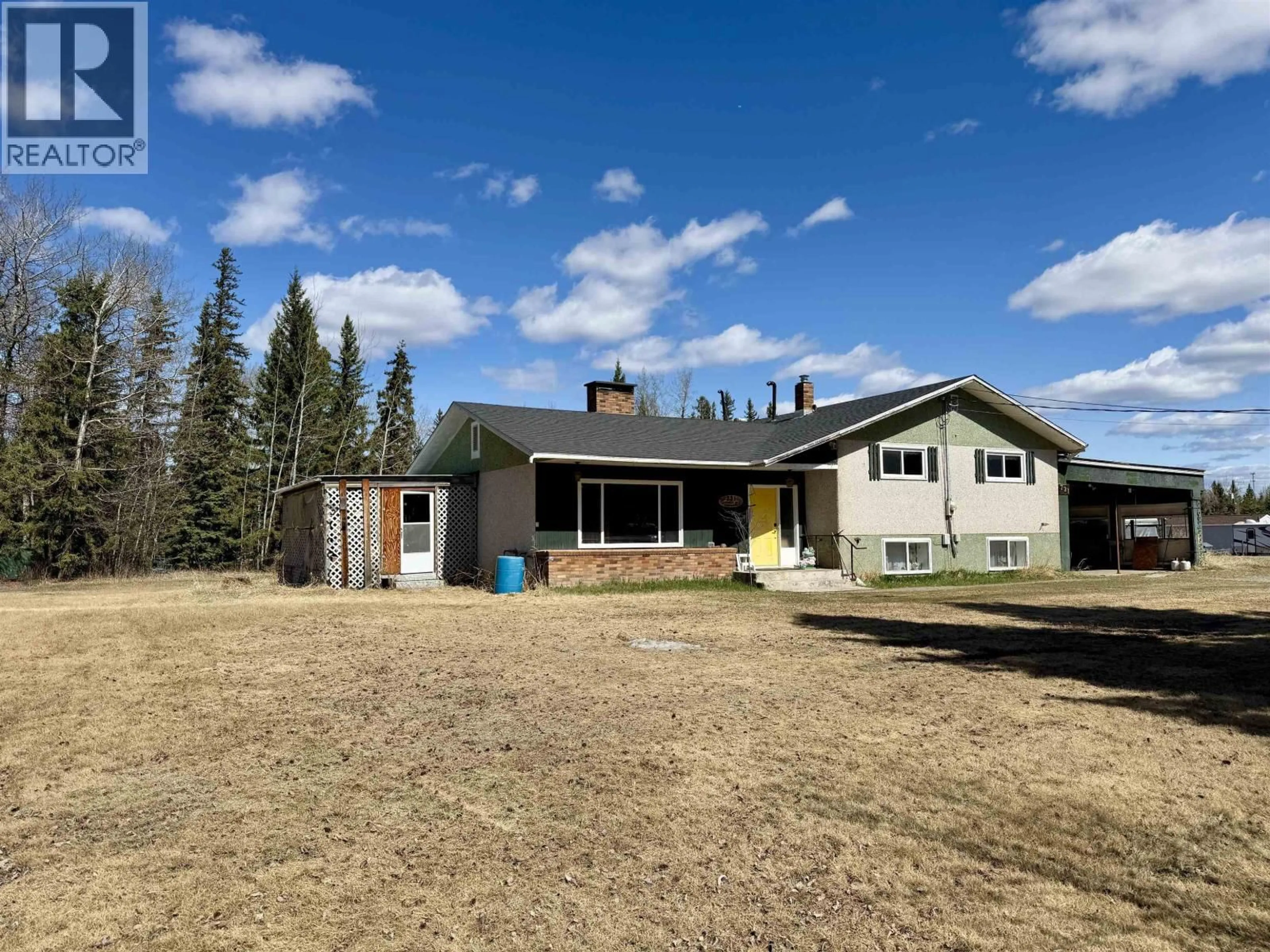 A pic from outside/outdoor area/front of a property/back of a property/a pic from drone, unknown for 731 NECHAKO AVENUE, Vanderhoof British Columbia V0J3A1
