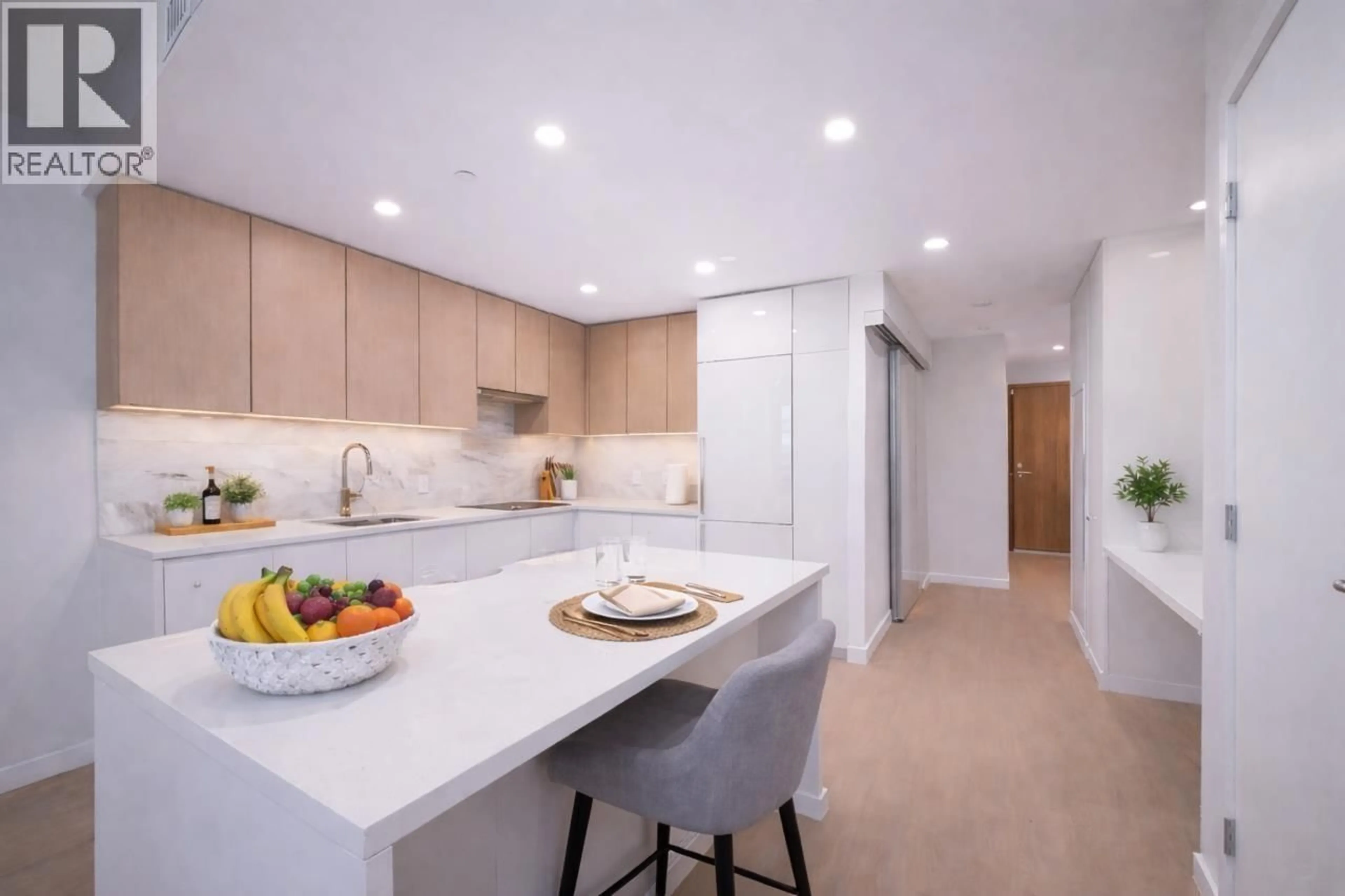 Open concept kitchen, unknown for 909 - 2108 GILMORE AVENUE, Burnaby British Columbia V5C0N8