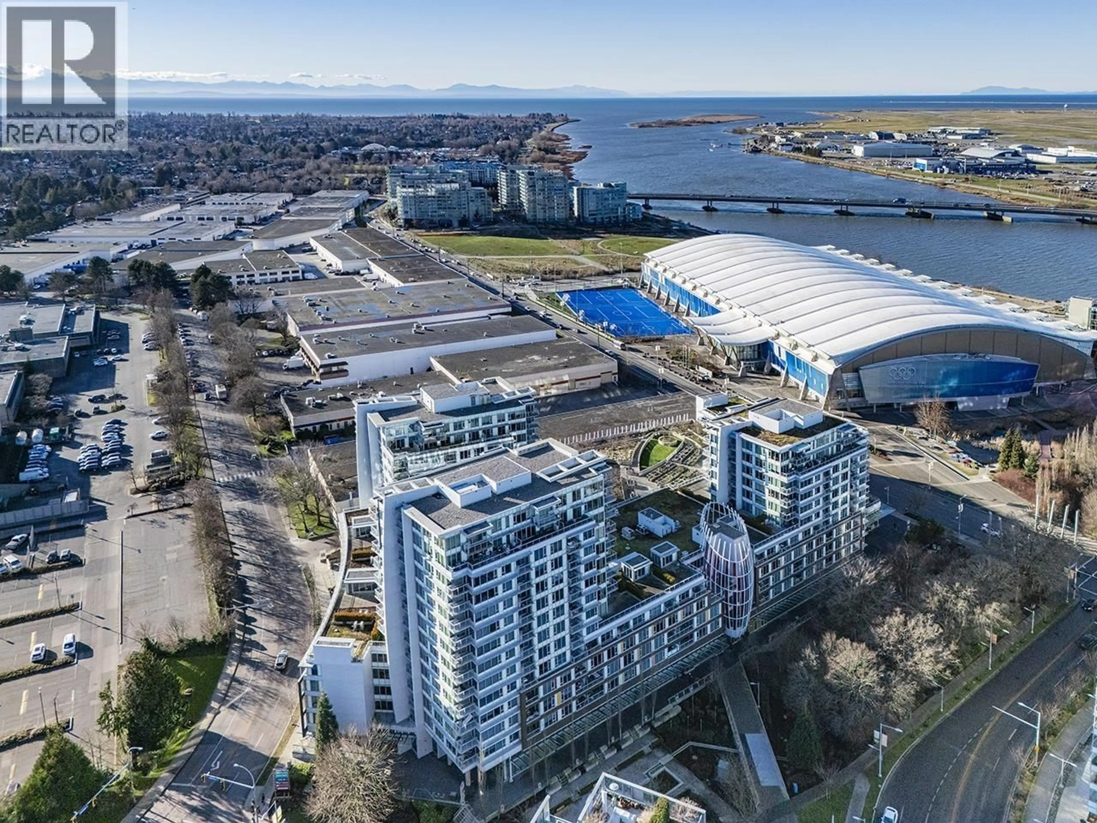 A pic from outside/outdoor area/front of a property/back of a property/a pic from drone, city buildings view from balcony for 2011 - 5511 HOLLYBRIDGE WAY, Richmond British Columbia V7C0A3