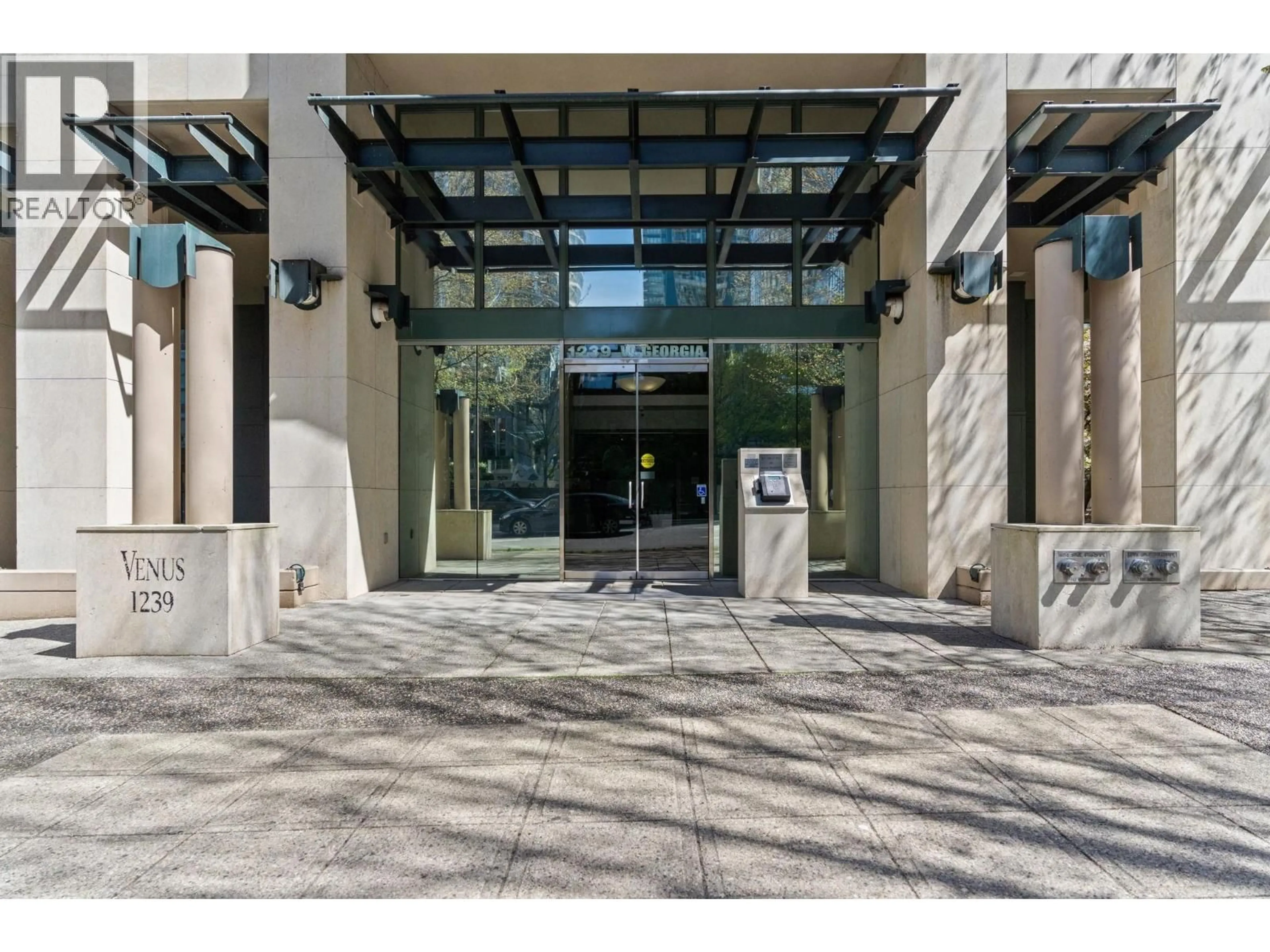 Indoor foyer for 705 - 1239 GEORGIA STREET, Vancouver British Columbia V6B4R8