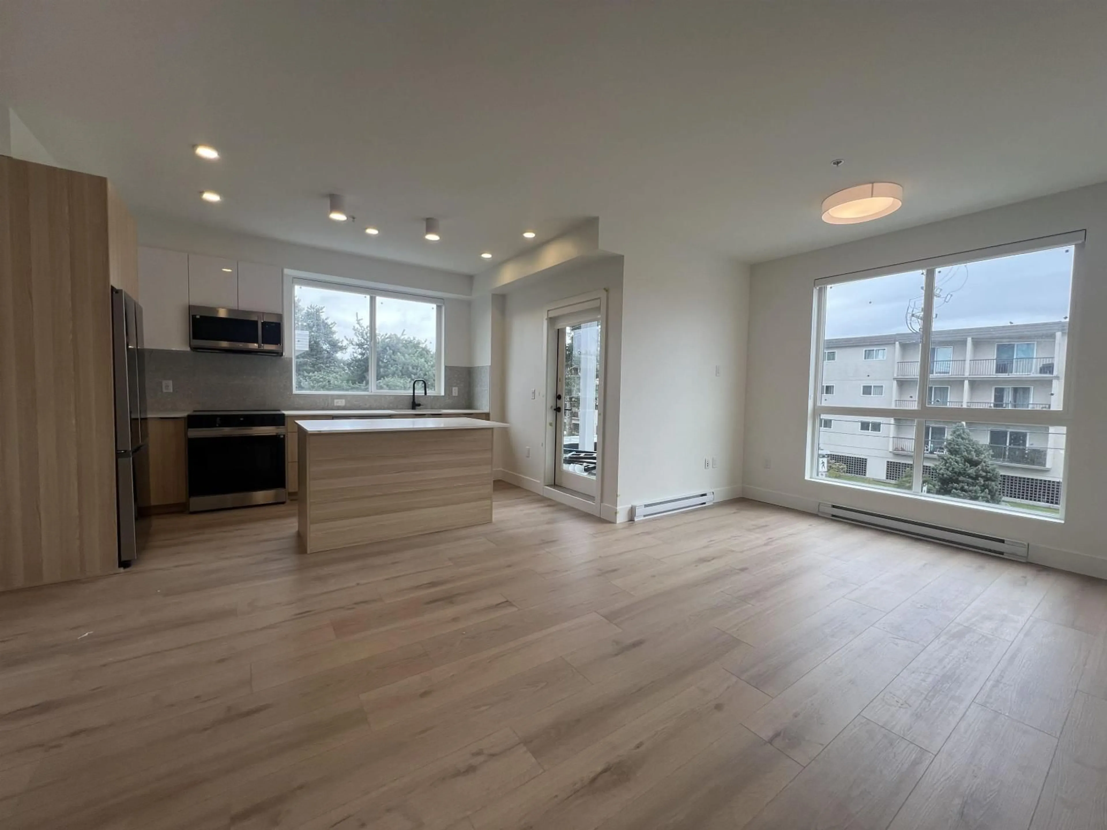 Unknown for 233 - 20769 FRASER HIGHWAY, Langley British Columbia V0V0V0