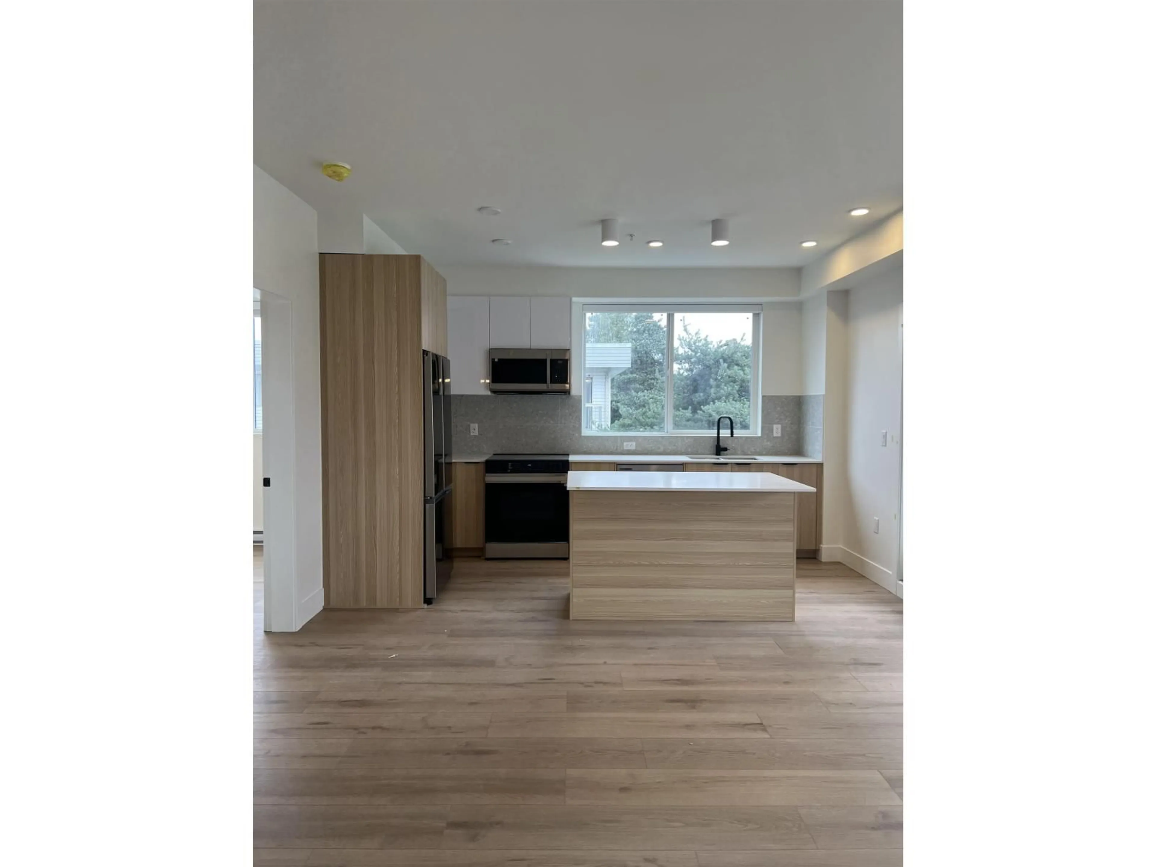 Unknown for 233 - 20769 FRASER HIGHWAY, Langley British Columbia V0V0V0