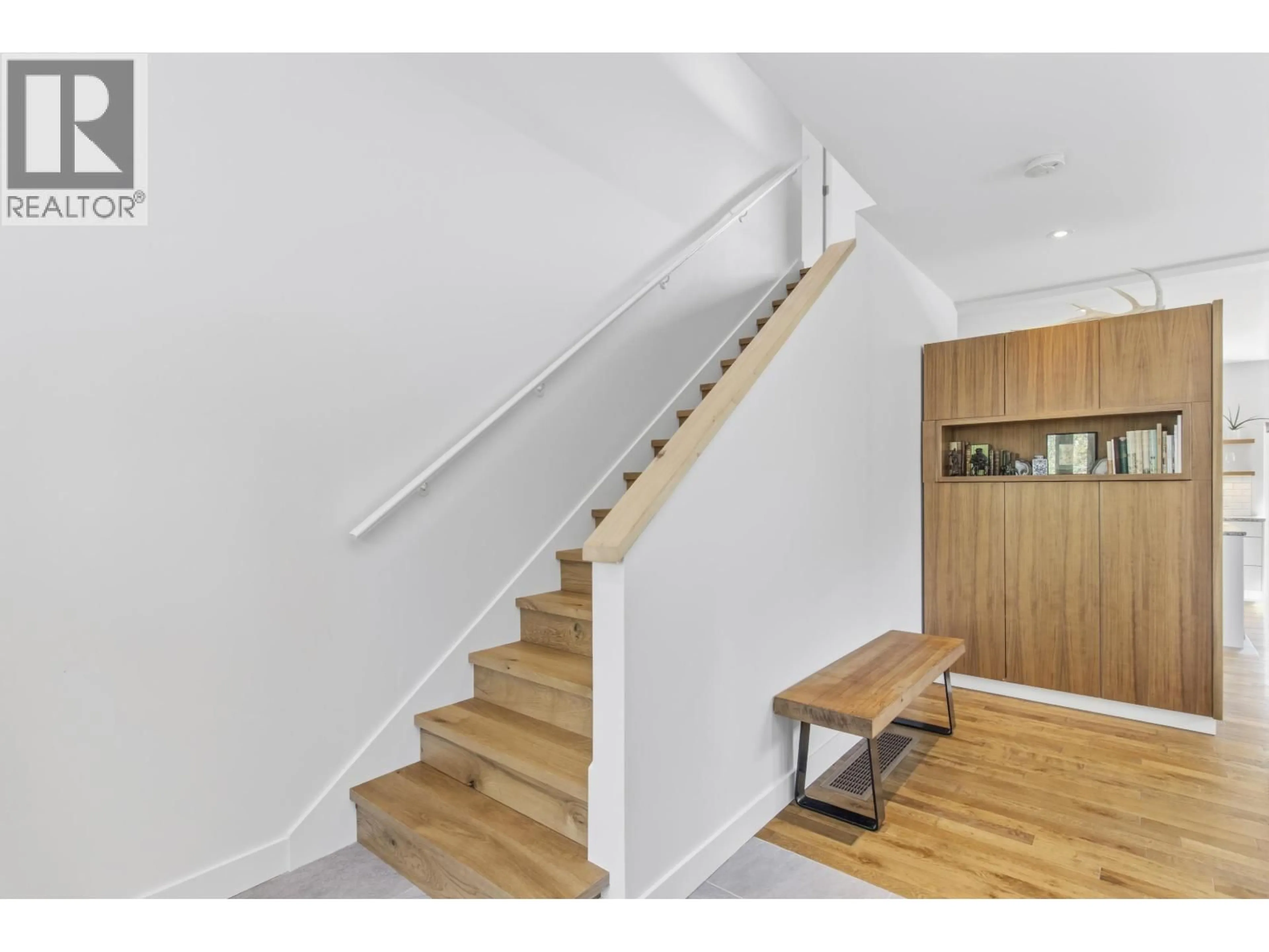 Stairs for 1007 JAY CRESCENT, Squamish British Columbia V8B0P2